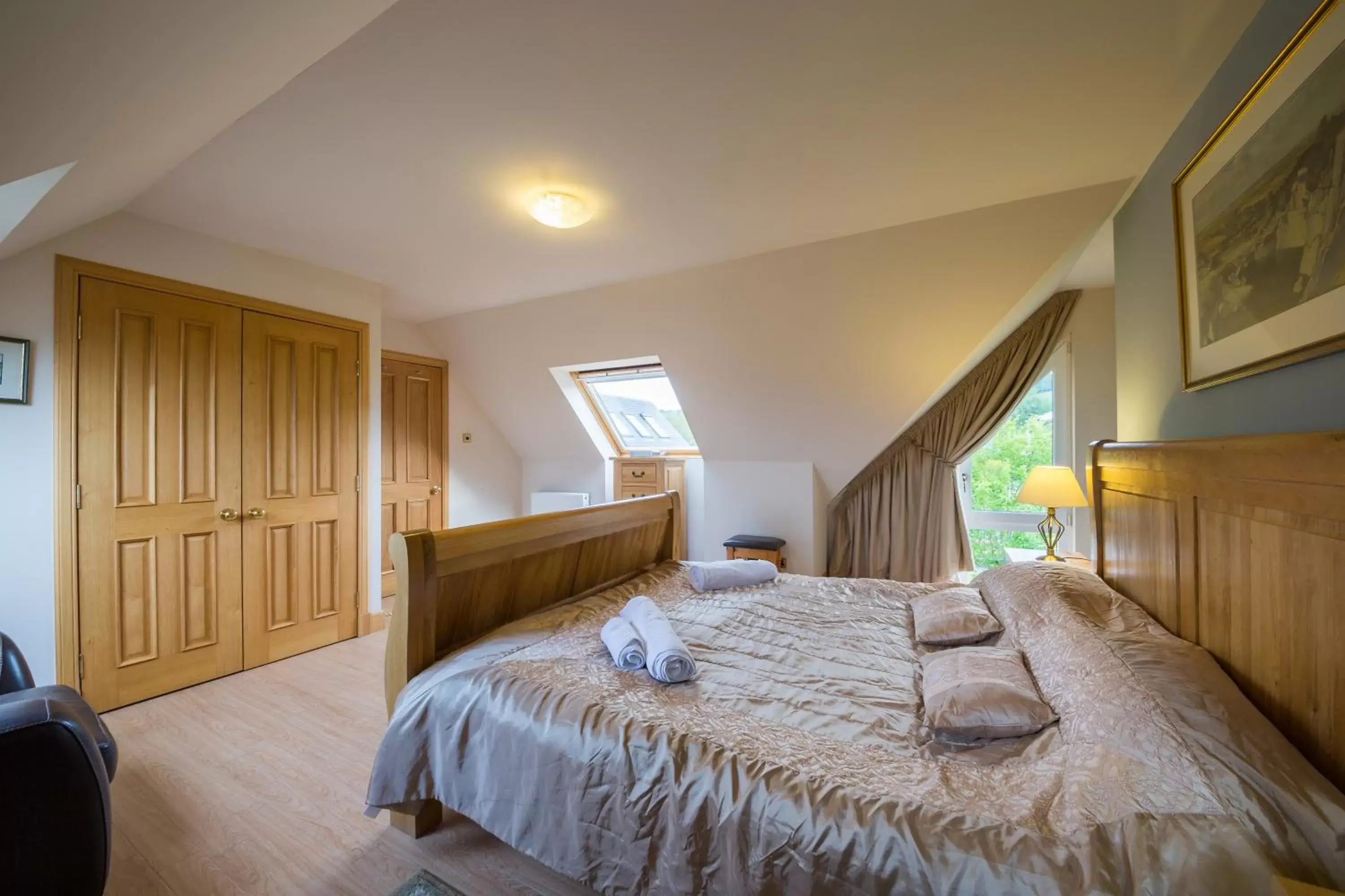 Photo of the whole room, Bed in Errichel House and Cottages