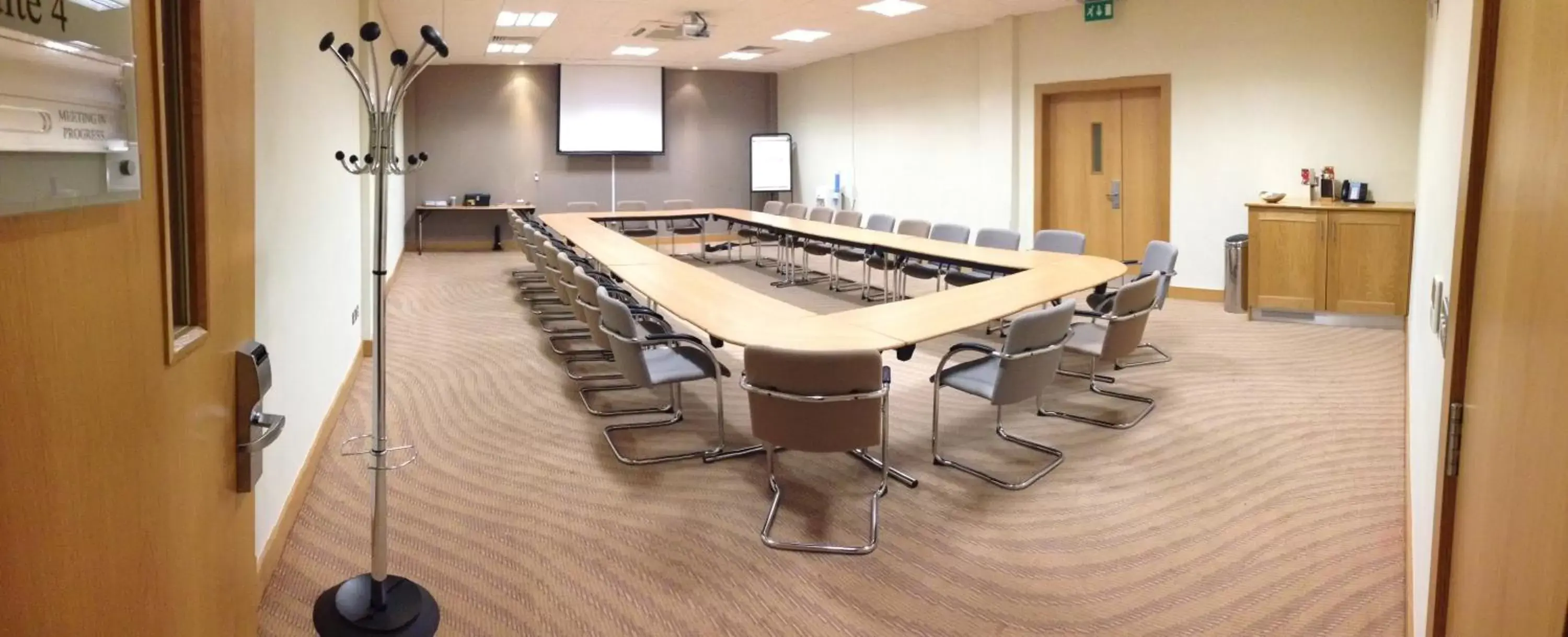 Meeting/conference room in Leonardo Hotel Exeter - Formerly Jurys Inn