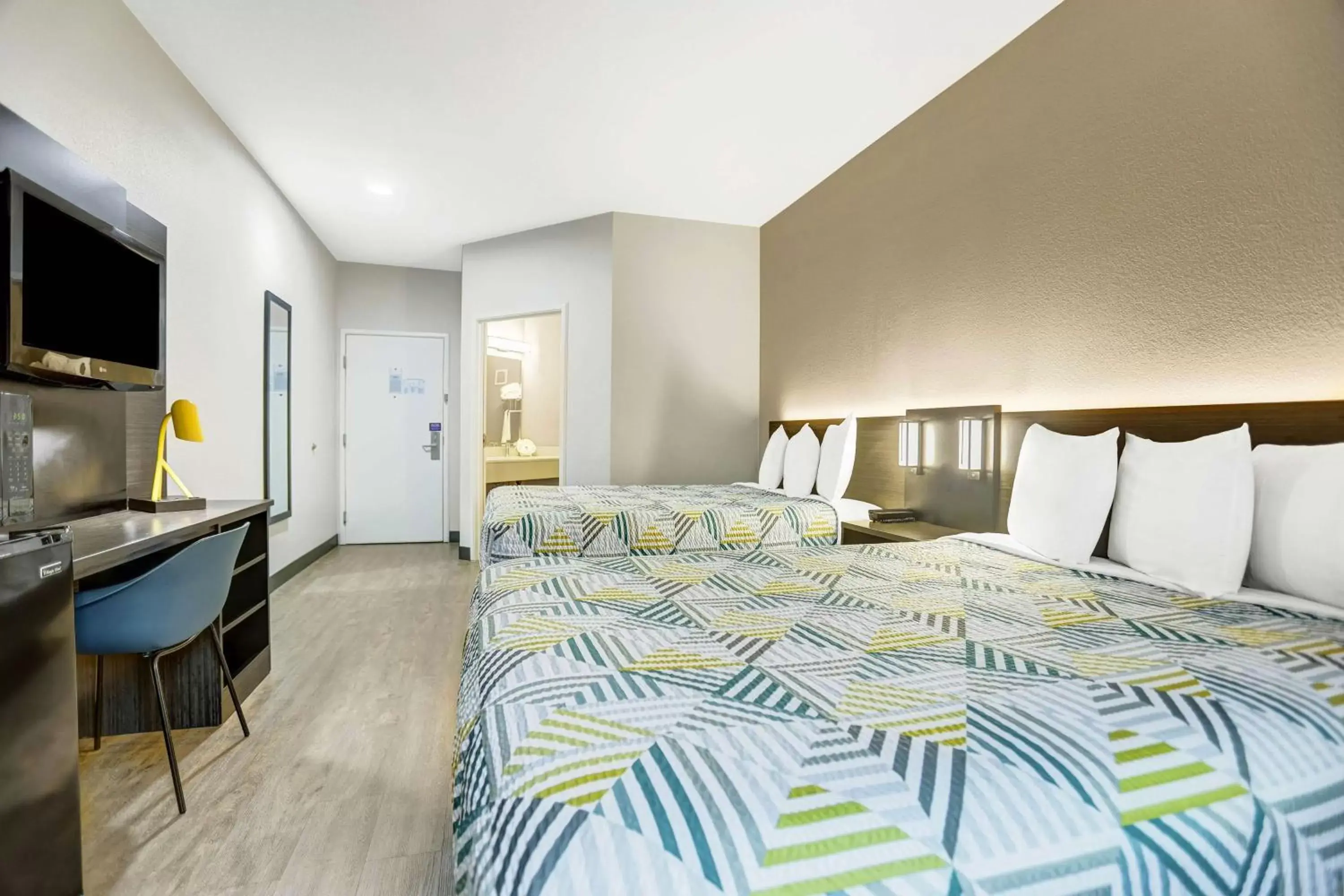 Photo of the whole room, Bed in Motel 6-Weatherford, TX Photo of the whole room, Bed in Motel 6-Weatherford, TX