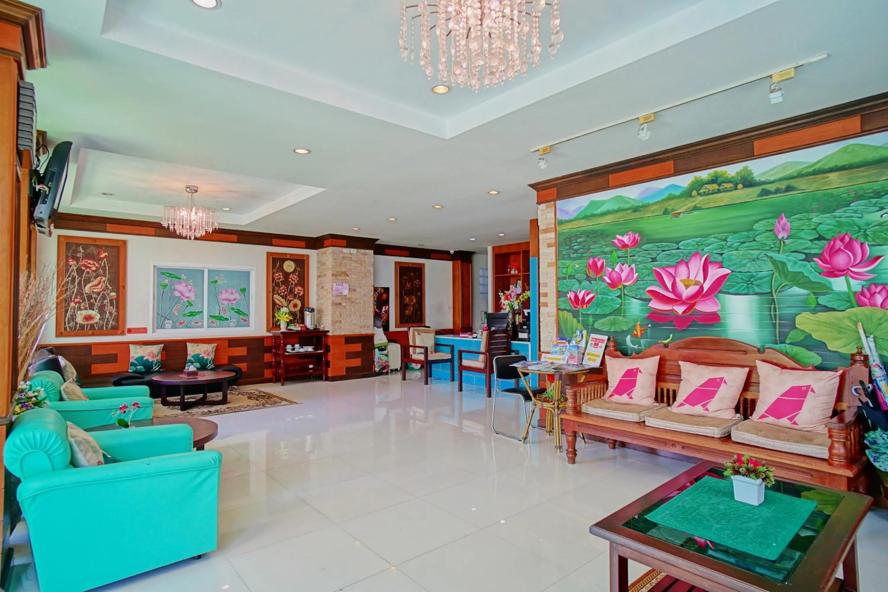 Lobby or reception in Ruen Buathong Boutique Hotel Patong Beach