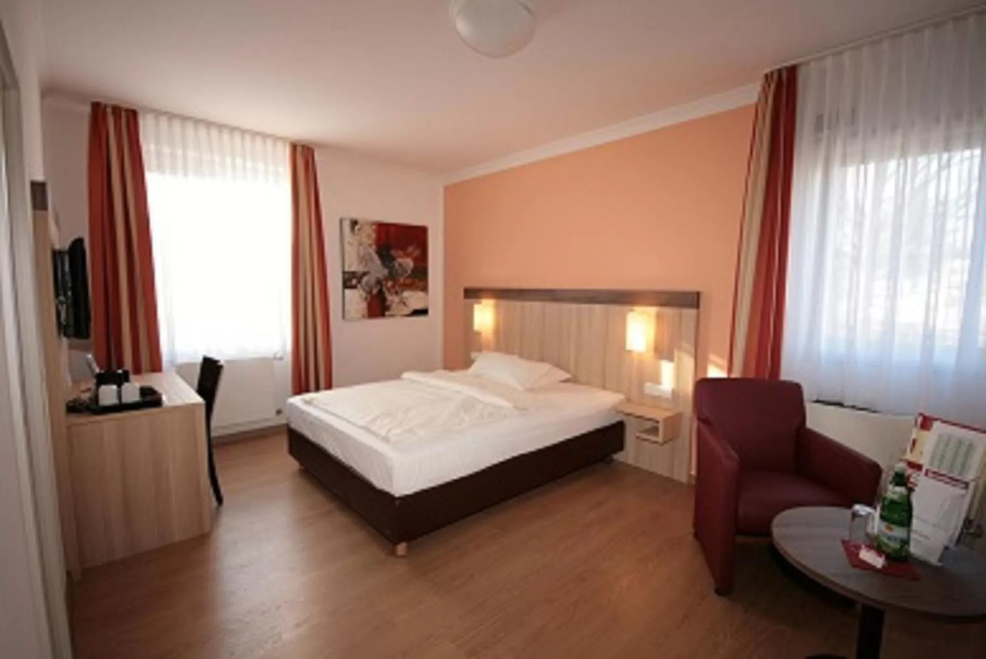 Day, Bed in Montana Hotel Mönchengladbach