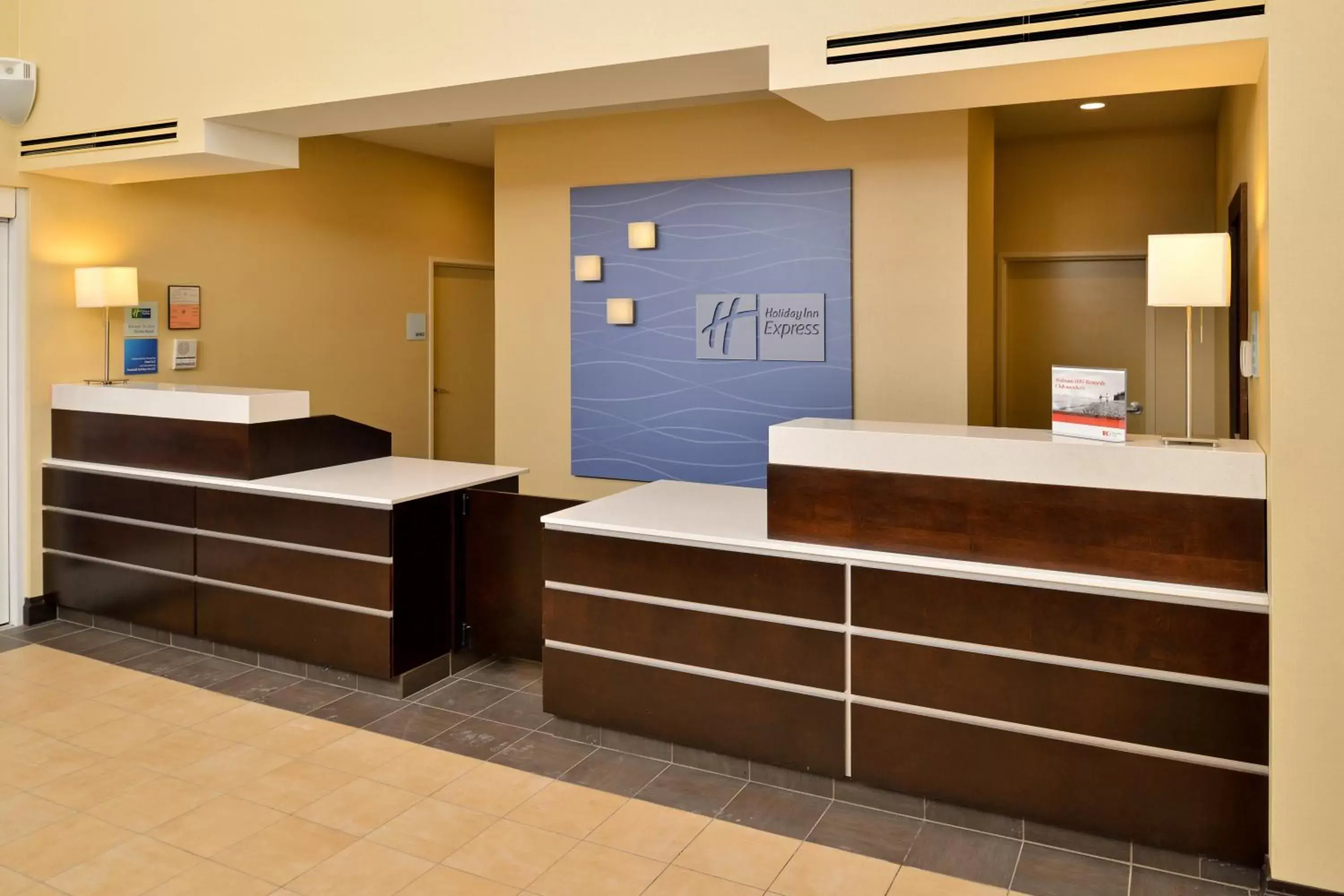 Property building, Lobby/Reception in Holiday Inn Express & Suites Peekskill-Lower Hudson Valley, an IHG Hotel