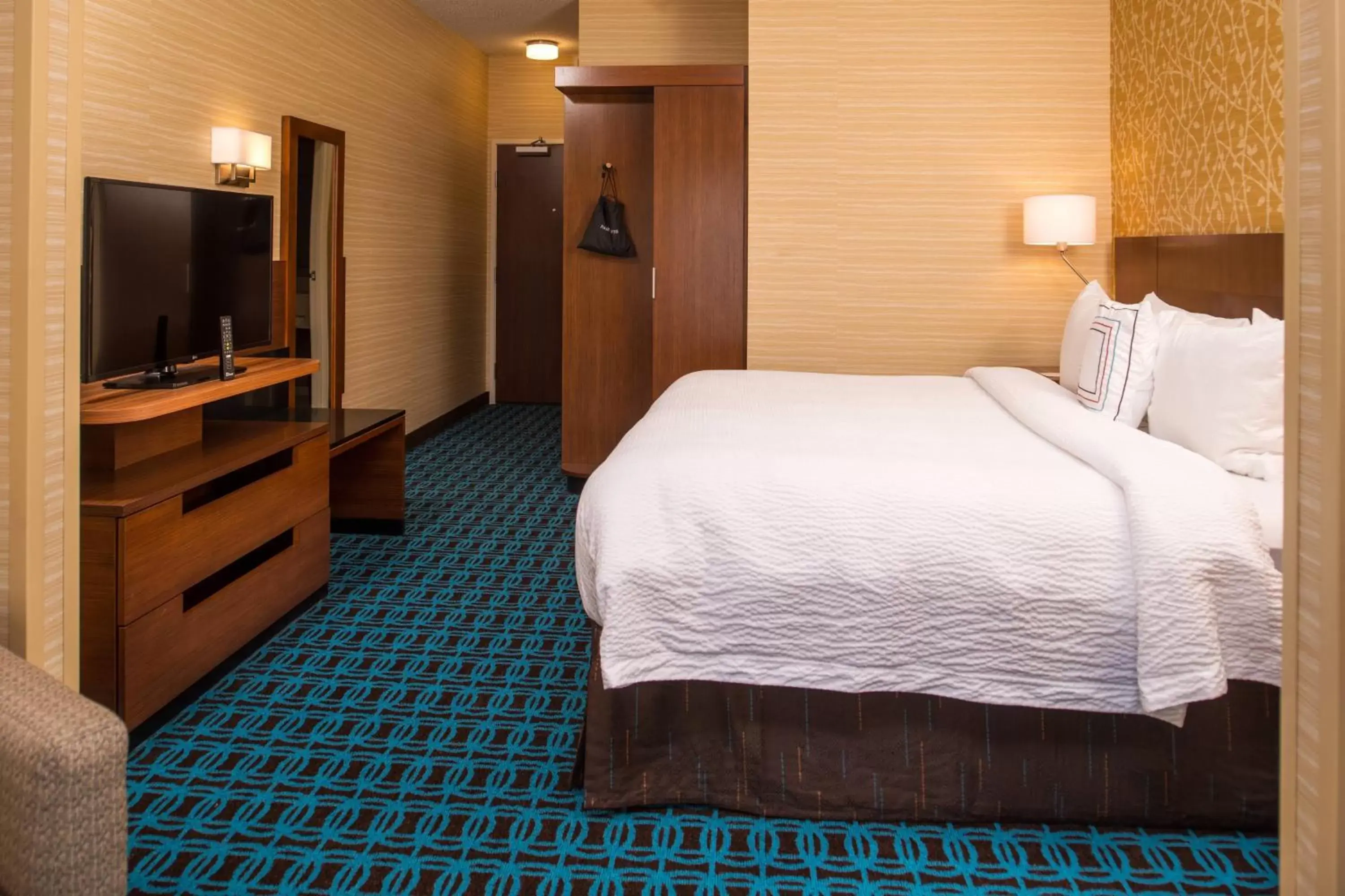 Bedroom, Bed in Fairfield Inn & Suites by Marriott St. Louis Westport