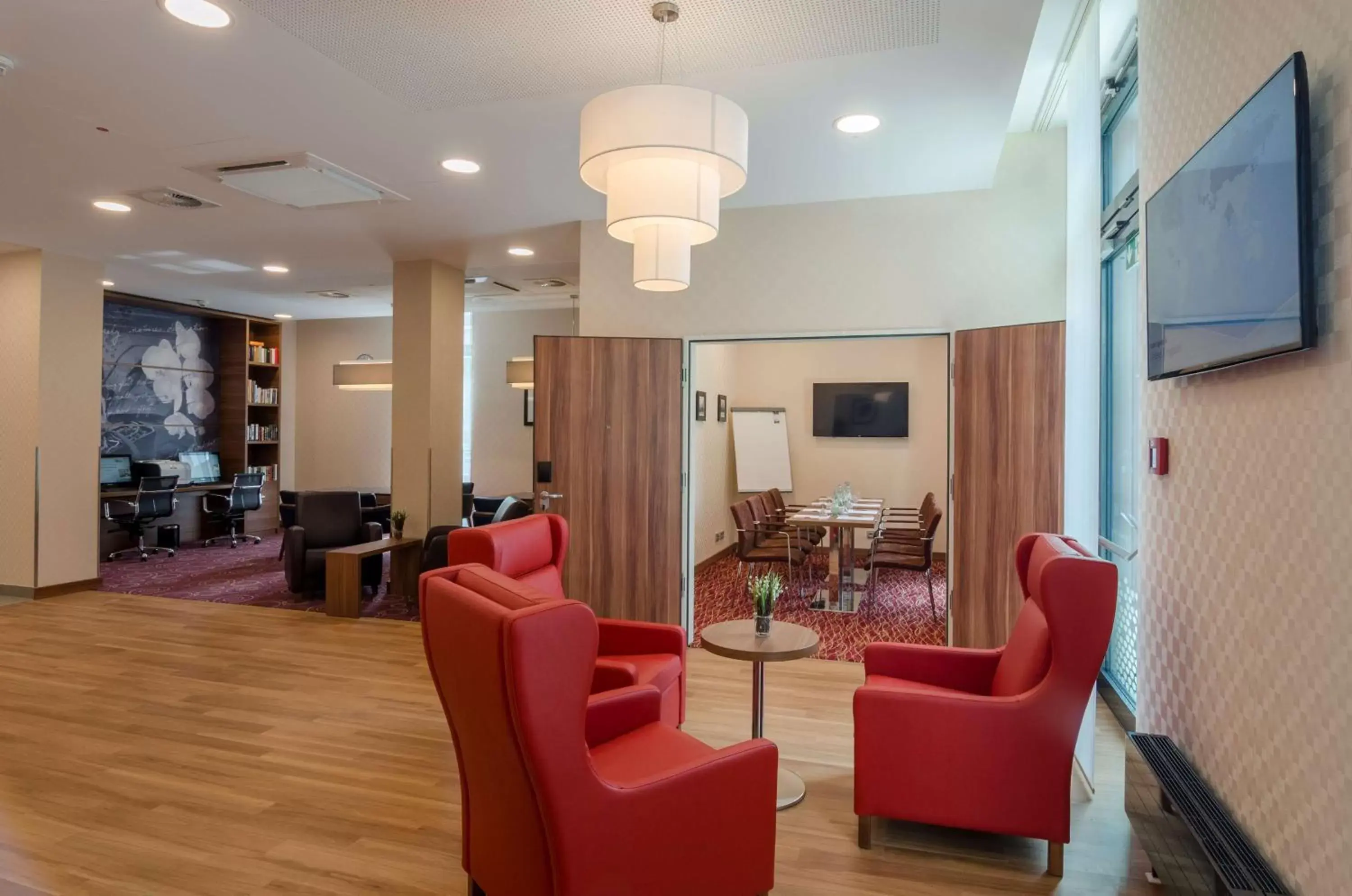 Lobby or reception, Seating Area in Hampton by Hilton Frankfurt City Centre