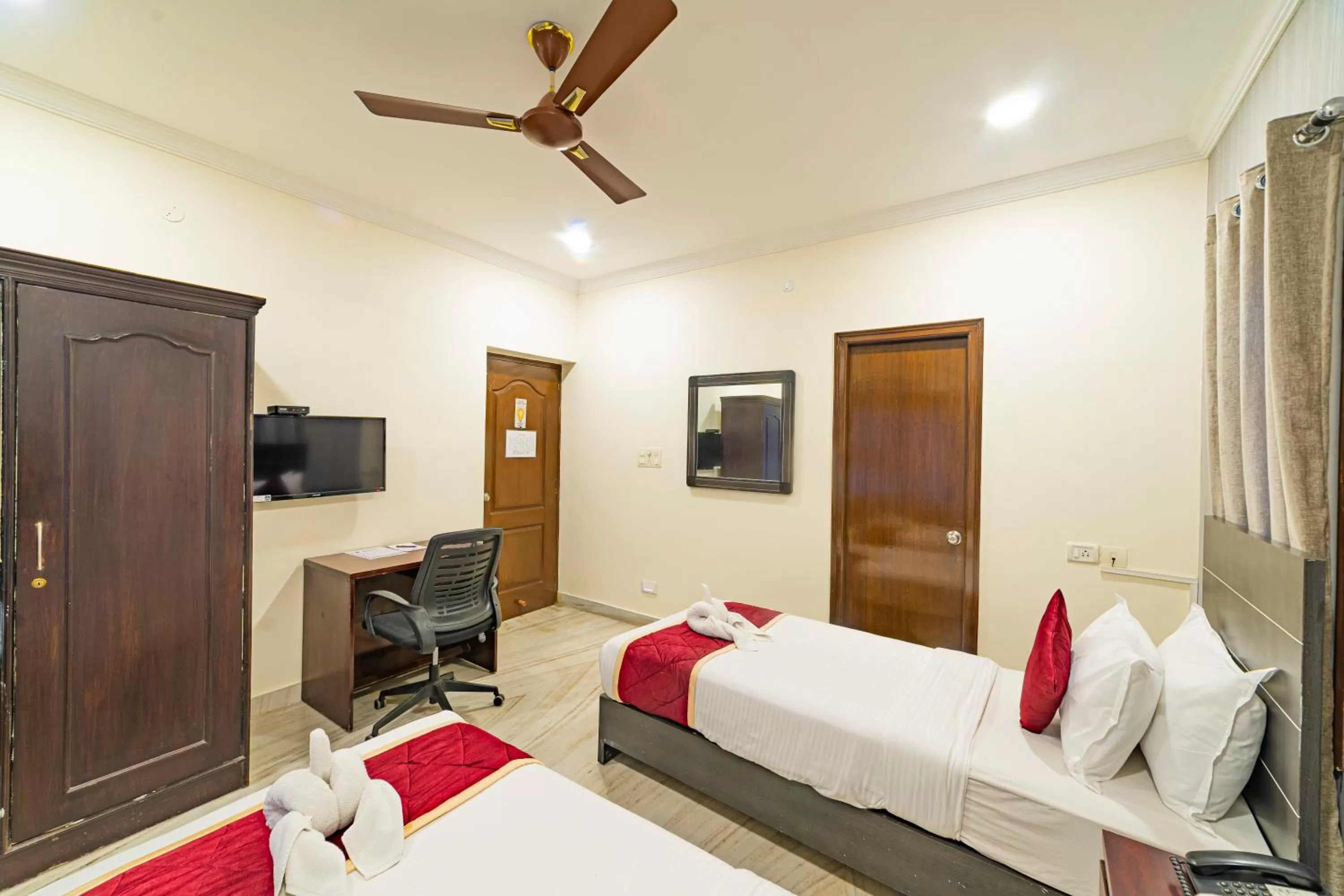 TV and multimedia, Bed in Hotel Athome , Whitefields, Kondapur