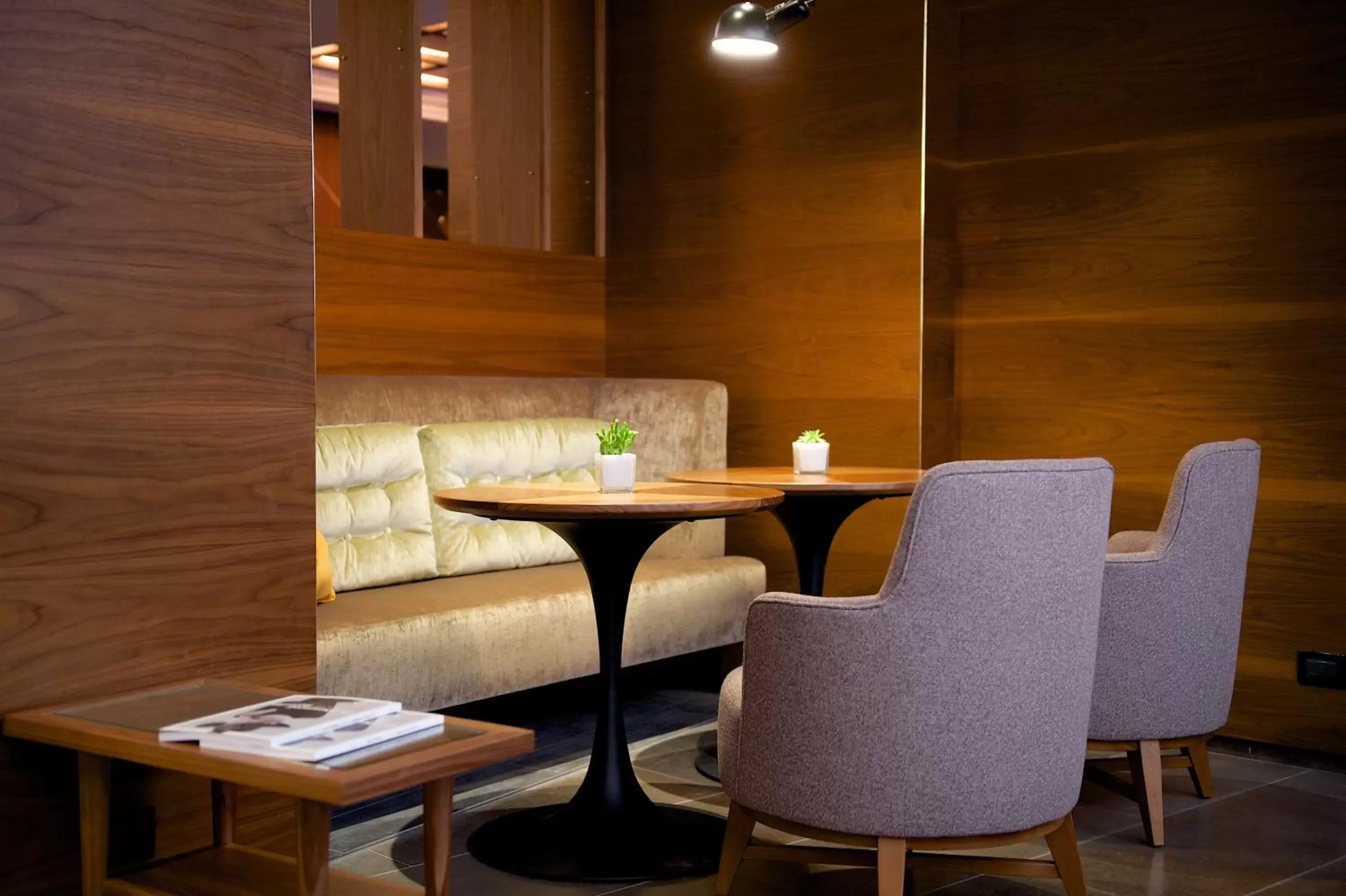 Lounge or bar in Hotel Cerretani Firenze - MGallery Collection