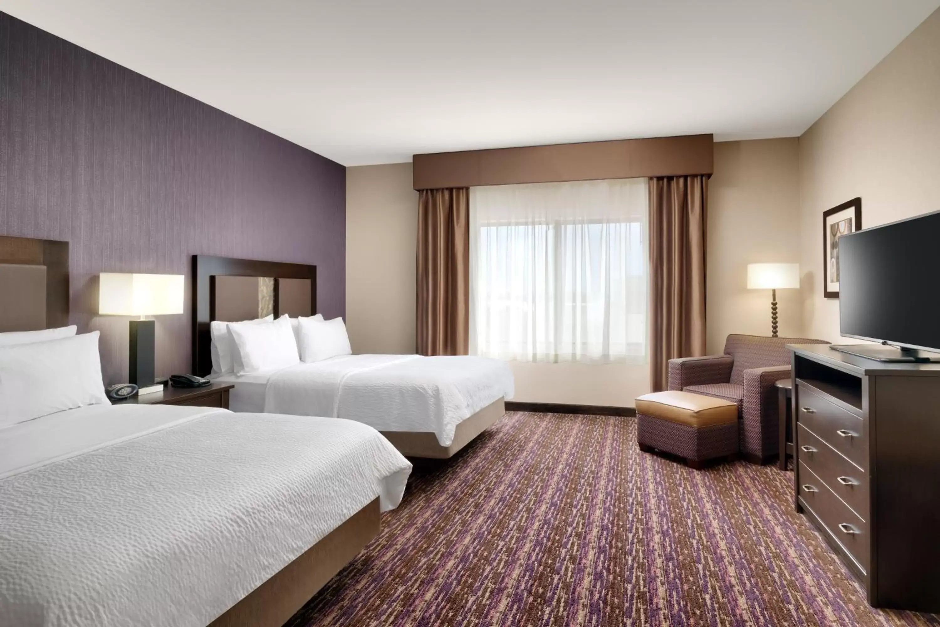 Bed, TV/Entertainment Center in Holiday Inn Express Hotel & Suites Billings, an IHG Hotel