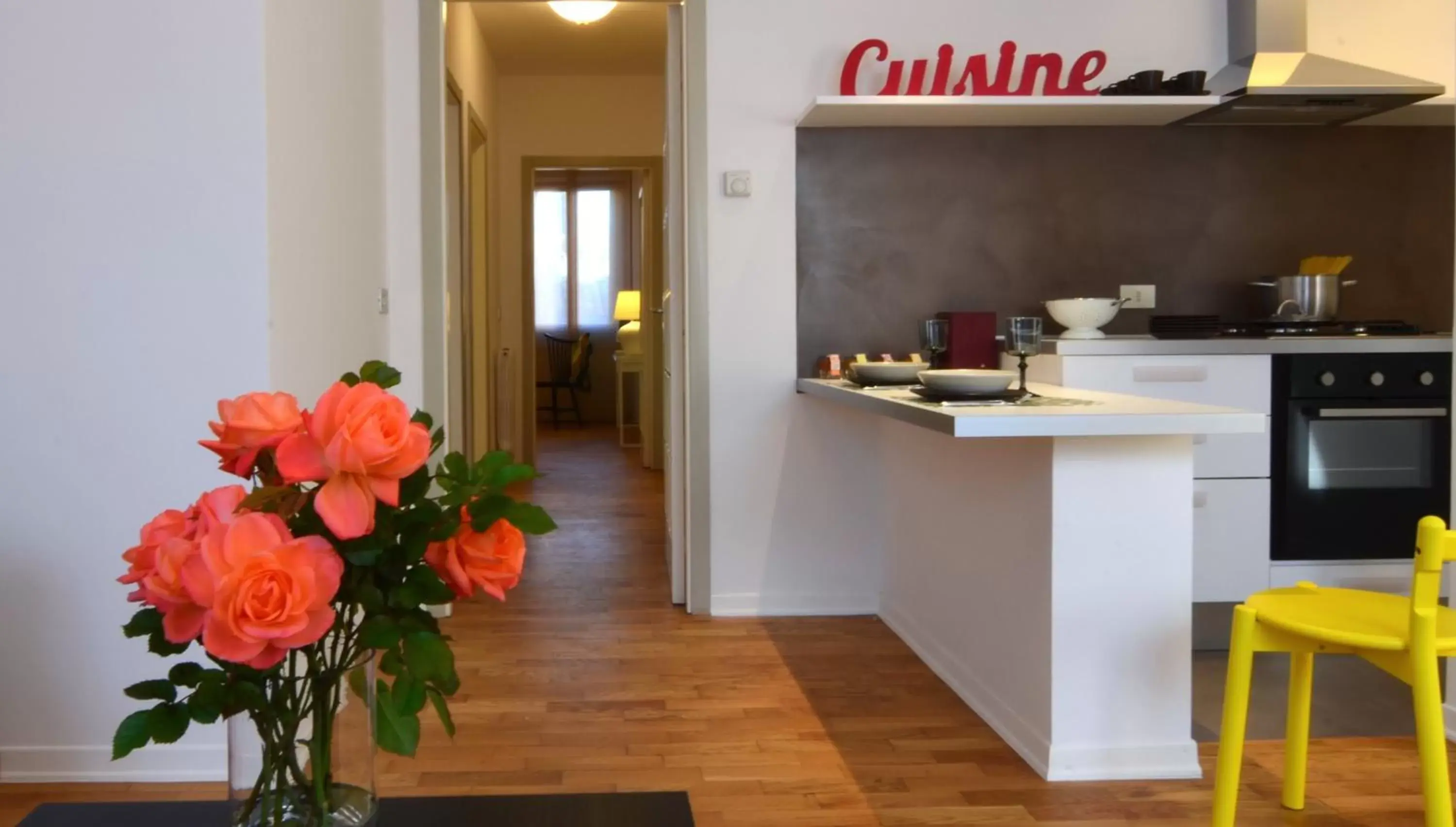 Kitchen/Kitchenette in Angelina Urban Lodge