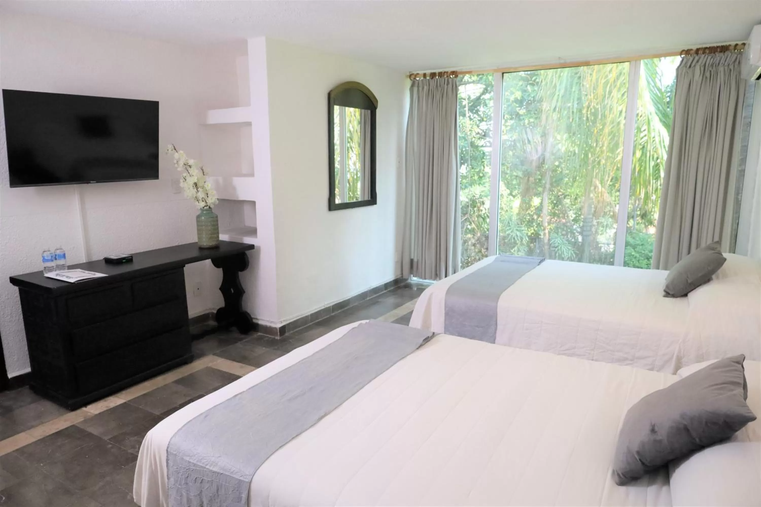 Bed in Hotel Grand Vista Cuernavaca