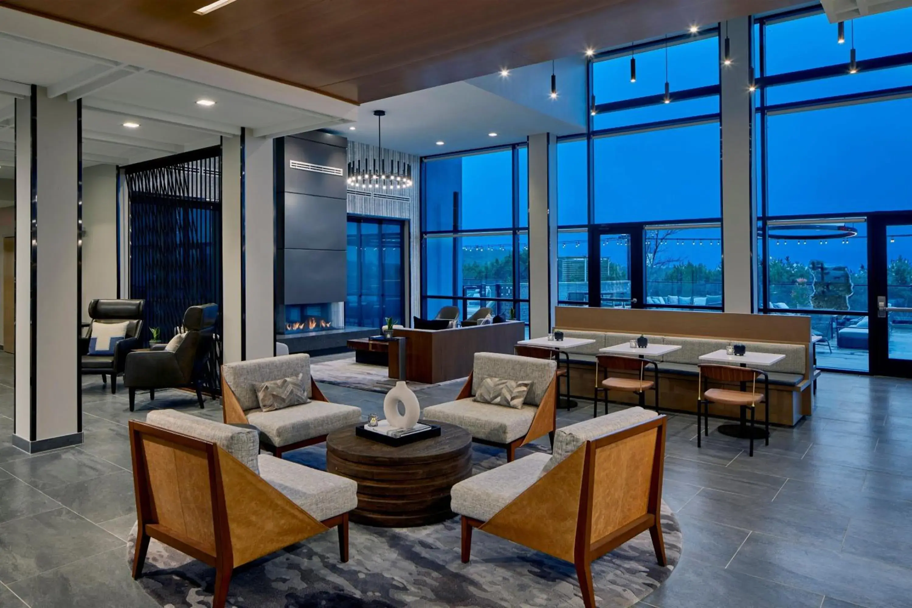 Lounge or bar in AC Hotel by Marriott Austin Hill Country