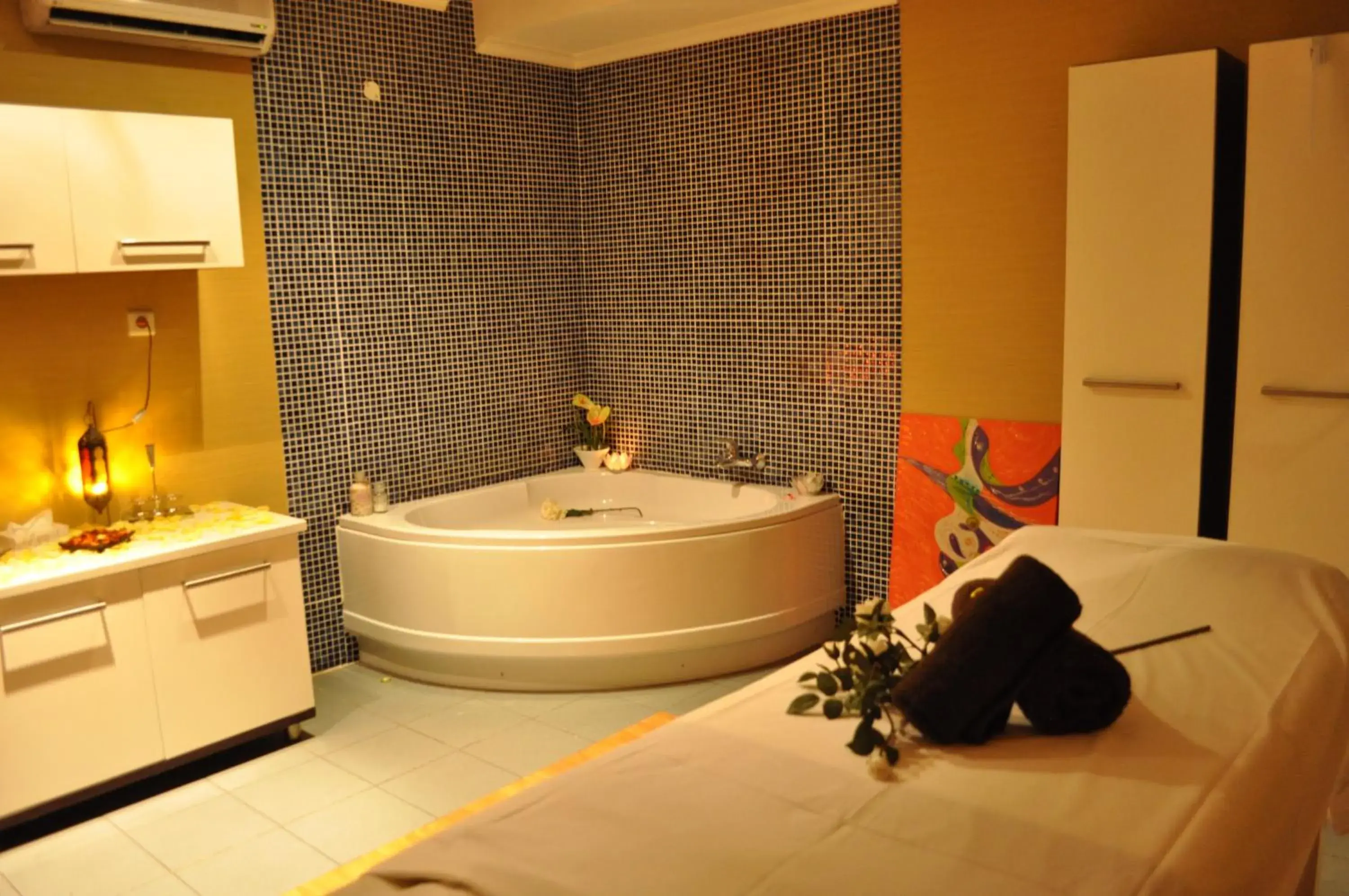 Spa and wellness centre/facilities, Bathroom in Afrin Prestige Hotel