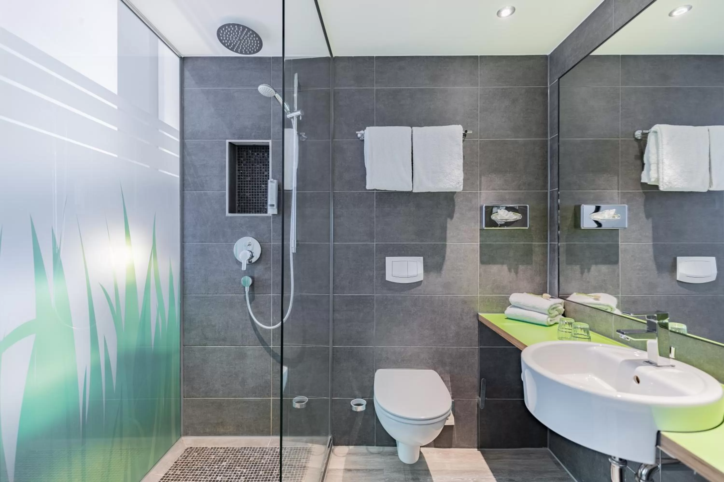 Shower in Garner Hotel Bremen City by IHG