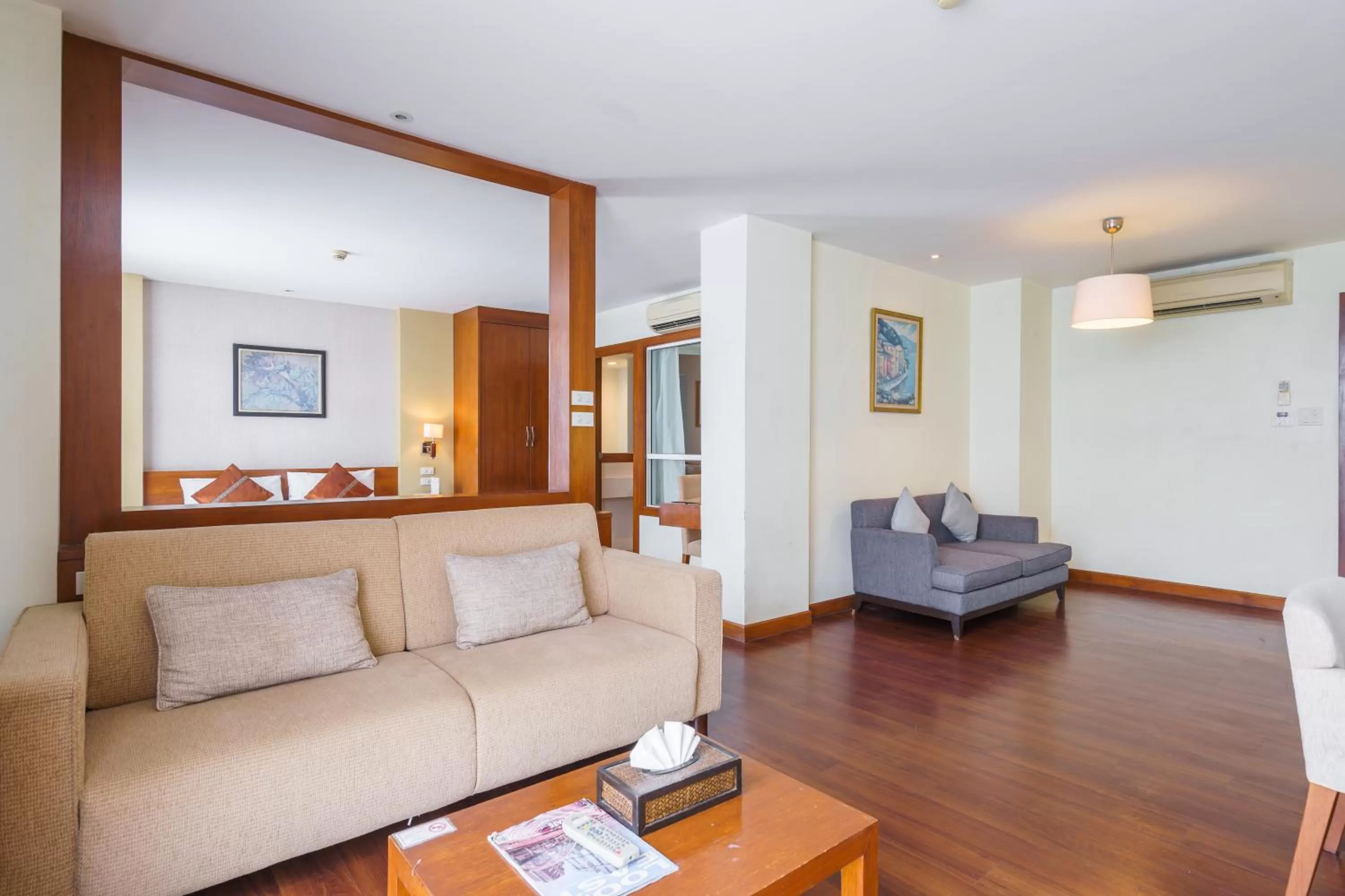 Living room in Lantana Resort Hotel Bangkok