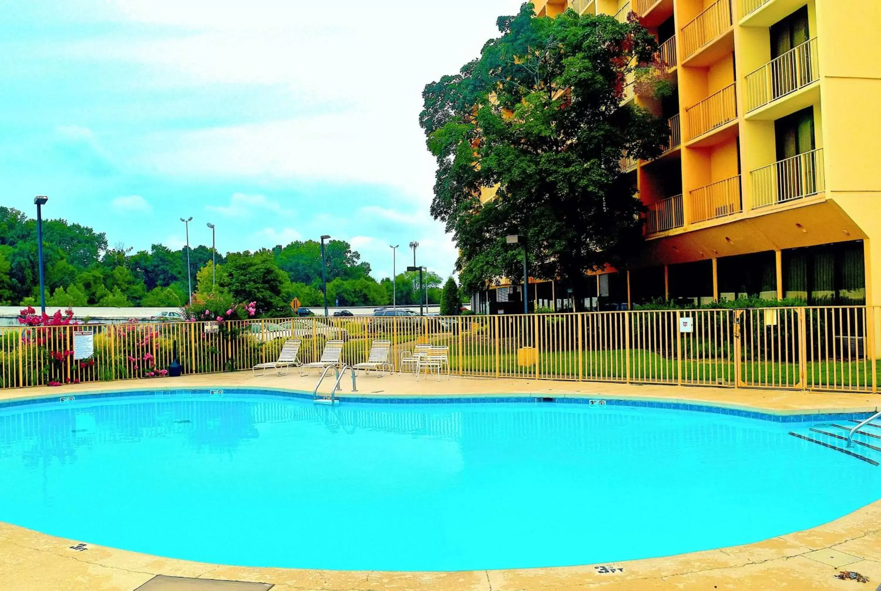 Pool view, Swimming Pool in La Quinta by Wyndham Nashville Airport/Opryland