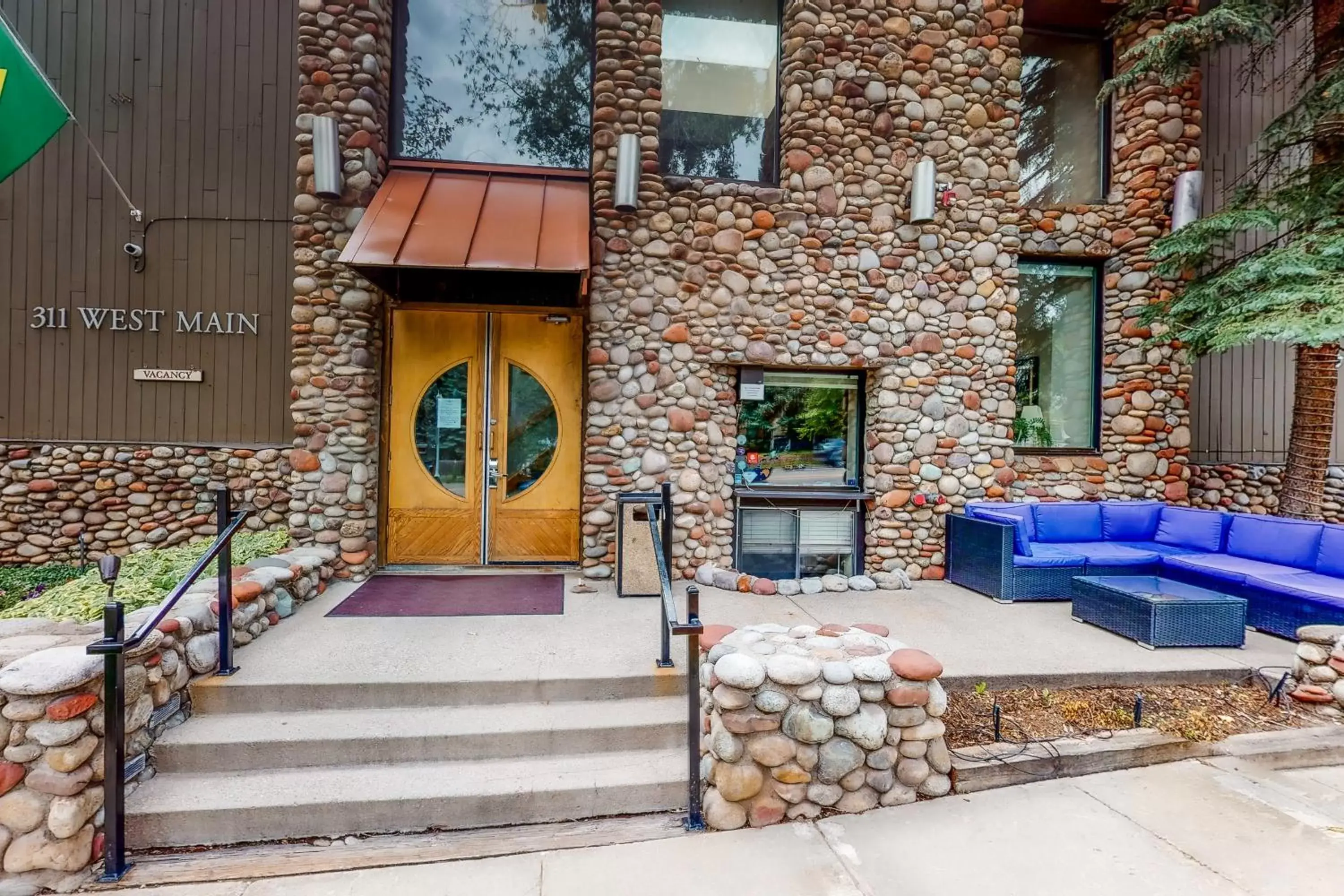 Property building in Aspen Mountain Lodge