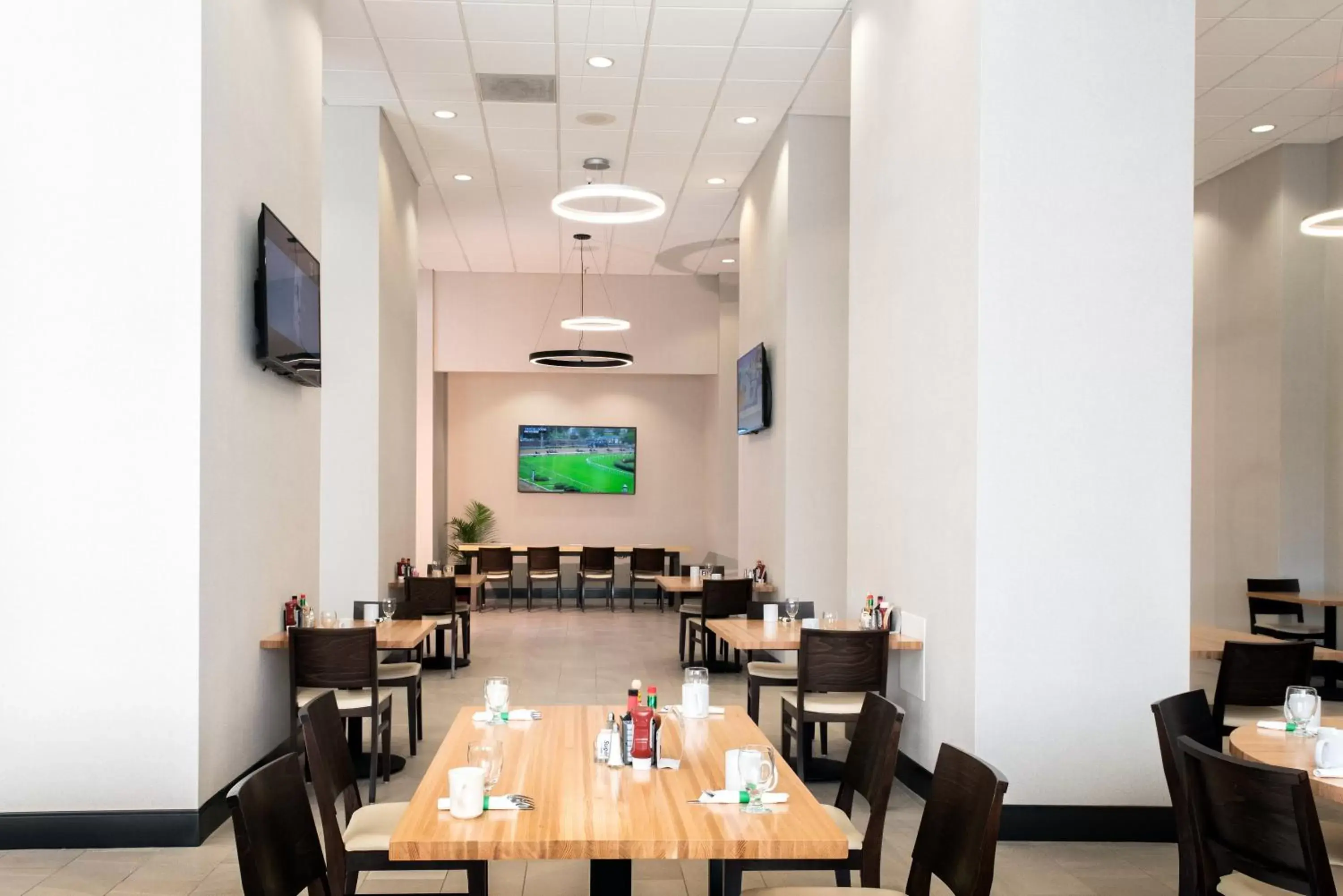 Restaurant/places to eat in Holiday Inn Phoenix-Mesa Chandler by IHG Restaurant/places to eat in Holiday Inn Phoenix-Mesa Chandler by IHG