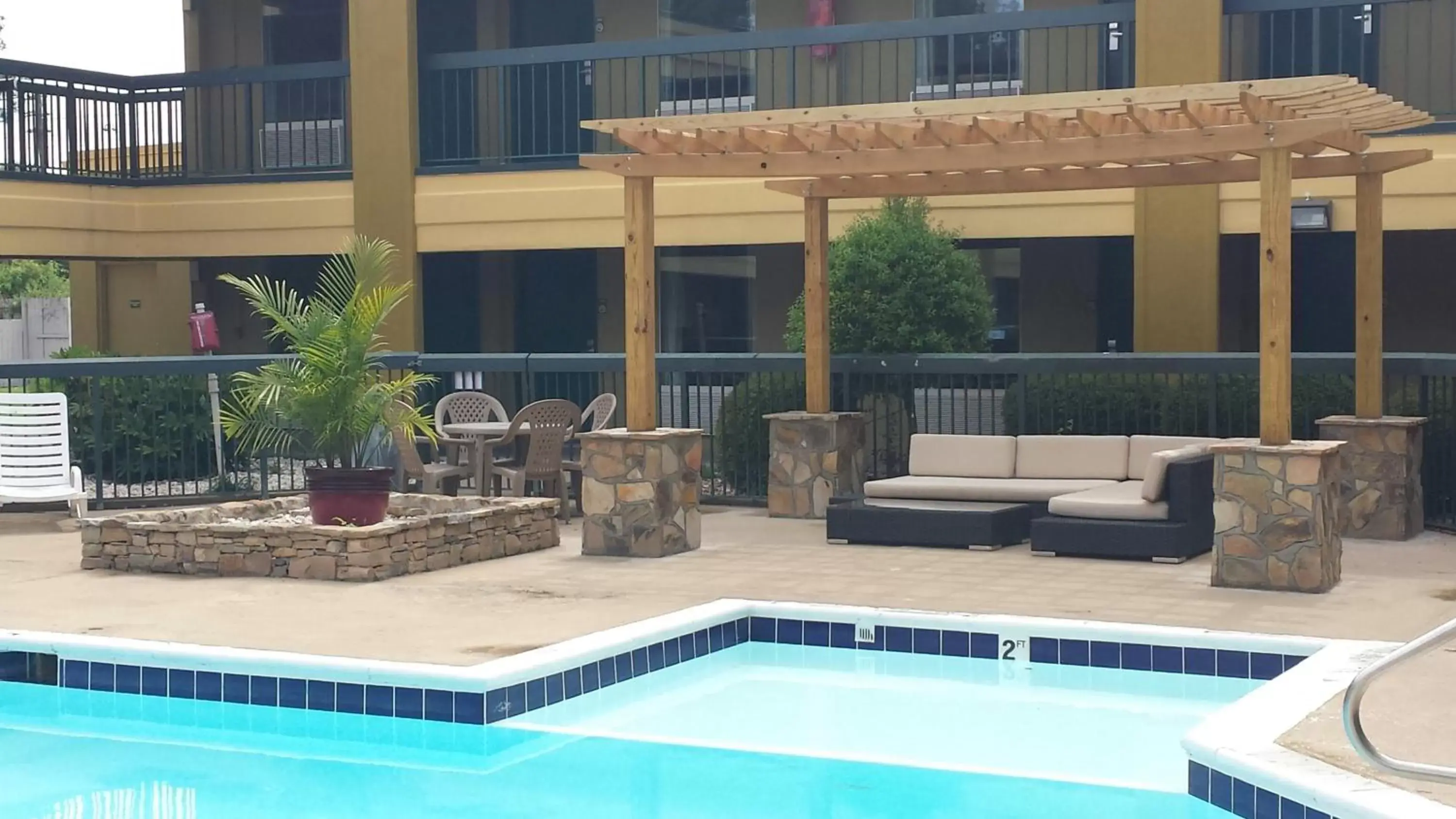 Swimming pool in Days Inn by Wyndham Attalla Swimming pool in Days Inn by Wyndham Attalla
