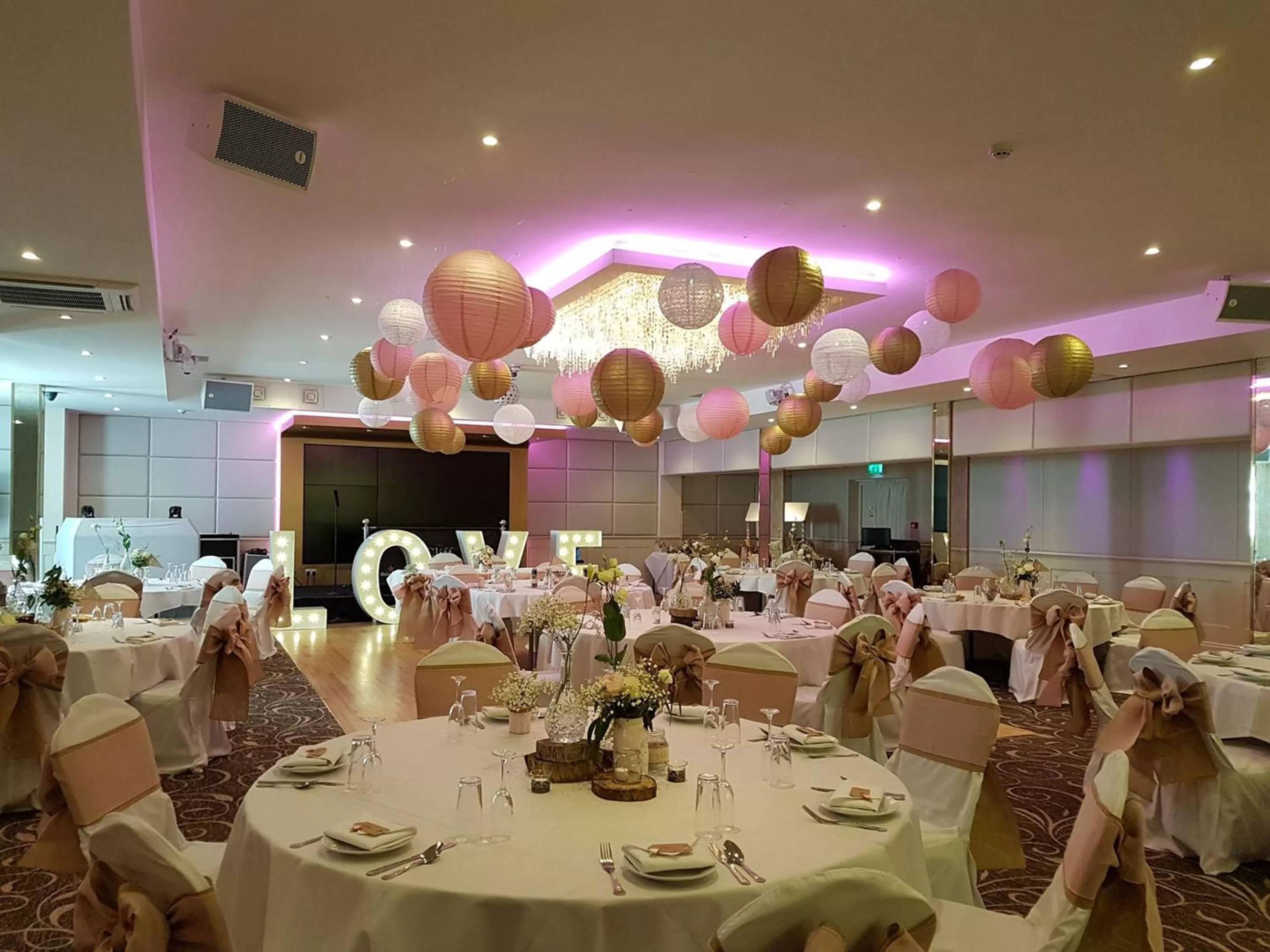 Banquet/Function facilities in Cliff Hotel