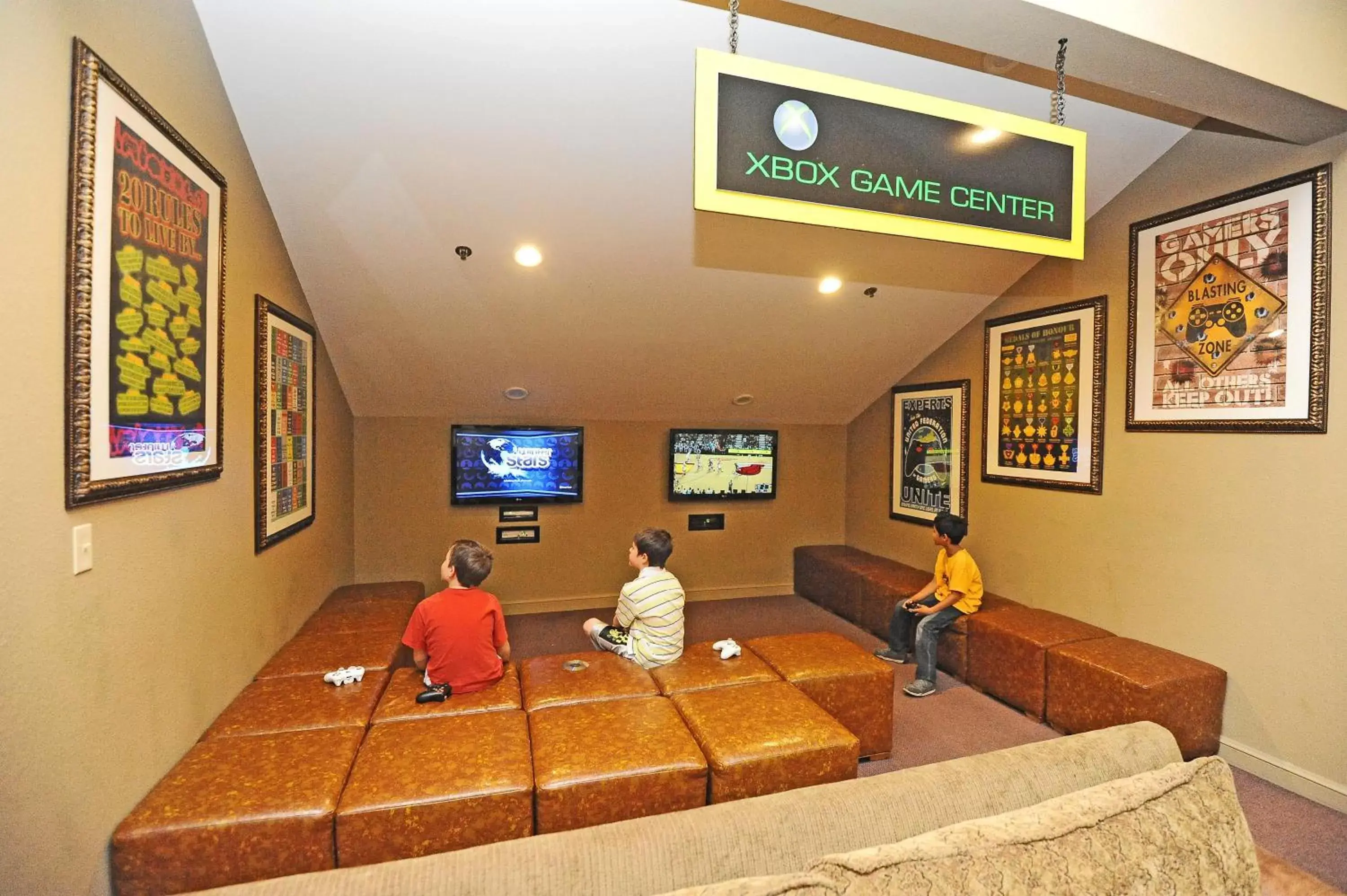 Game Room in Forest Suites Resort at the Heavenly Village