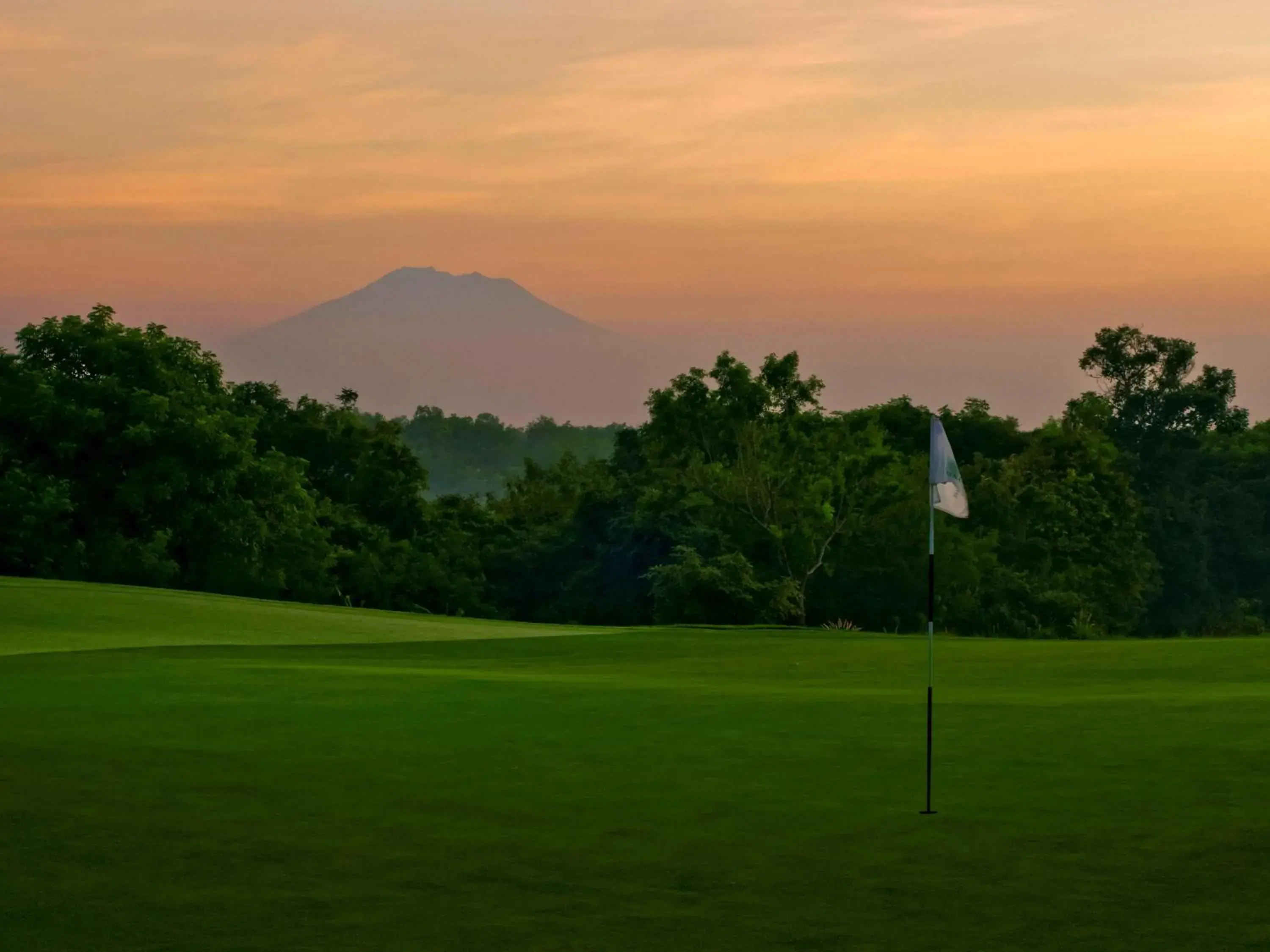 Golfcourse, Golf in Mövenpick Resort & Spa Jimbaran Bali