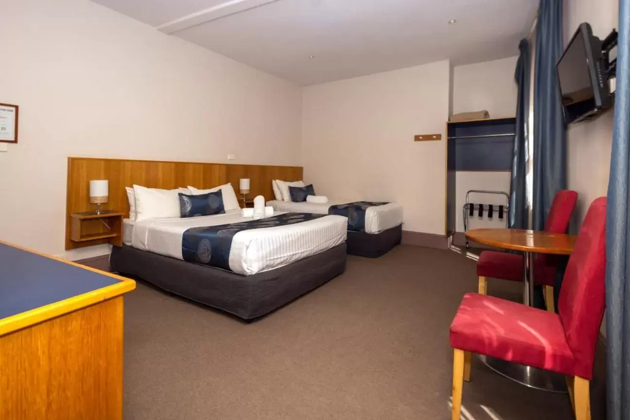 Bedroom in Central Hotel Hobart