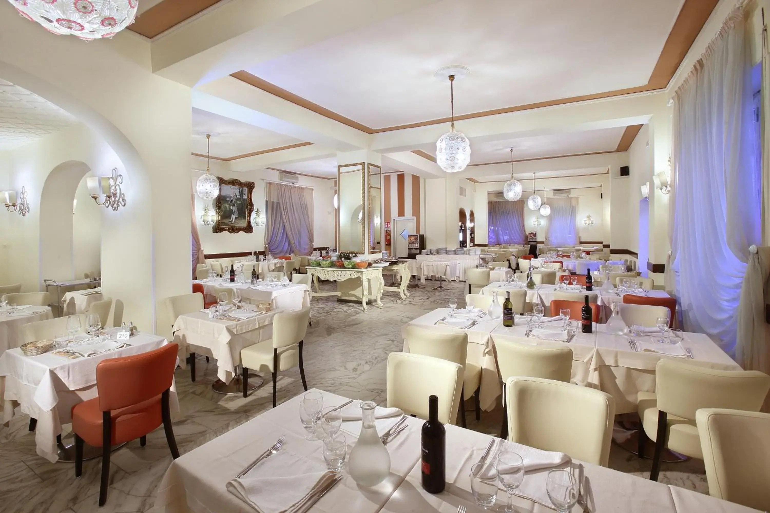 Restaurant/Places to Eat in Hotel Manzoni Wellness&Spa
