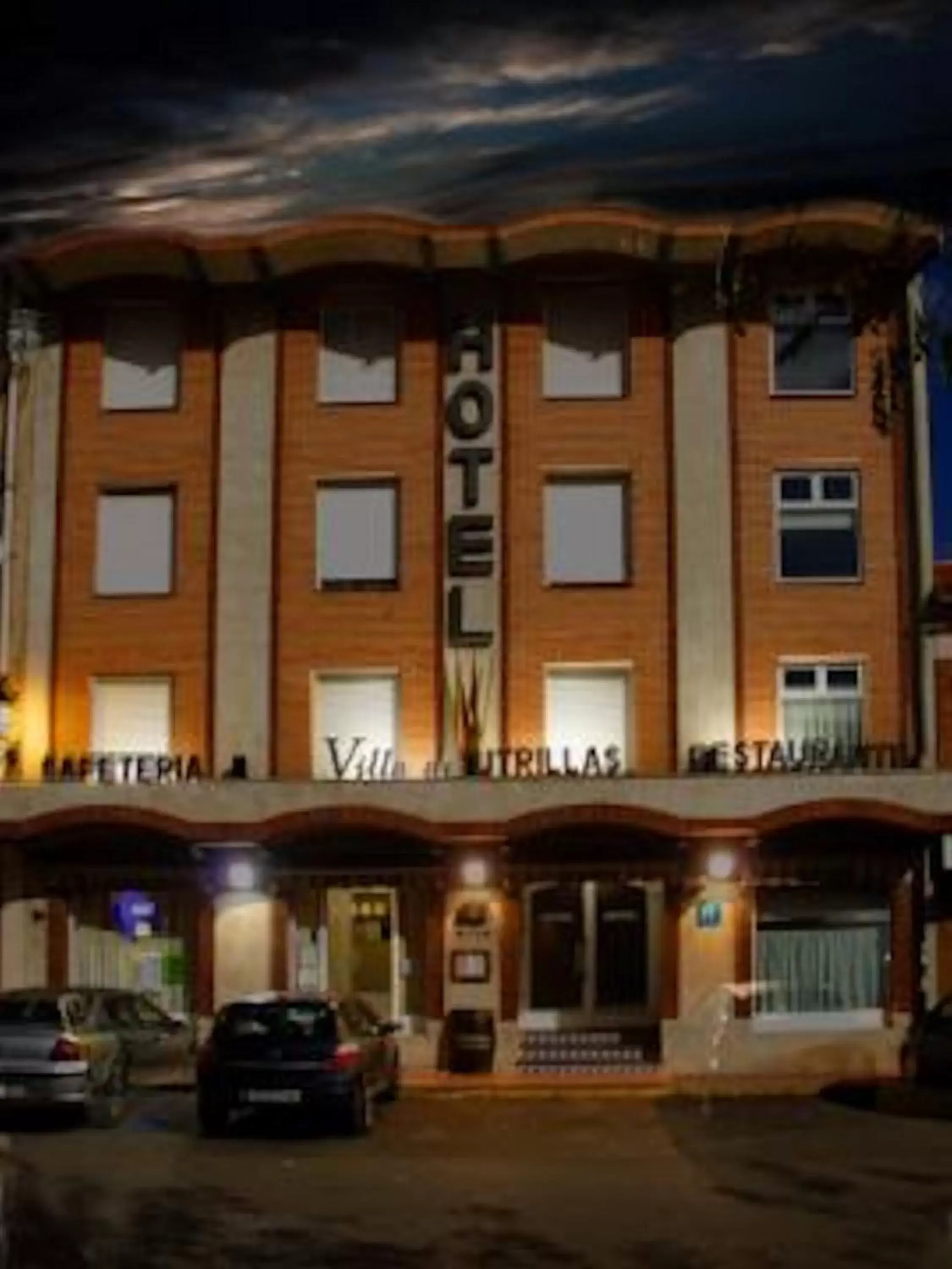 Facade/entrance, Property Building in Hotel Villa de Utrillas