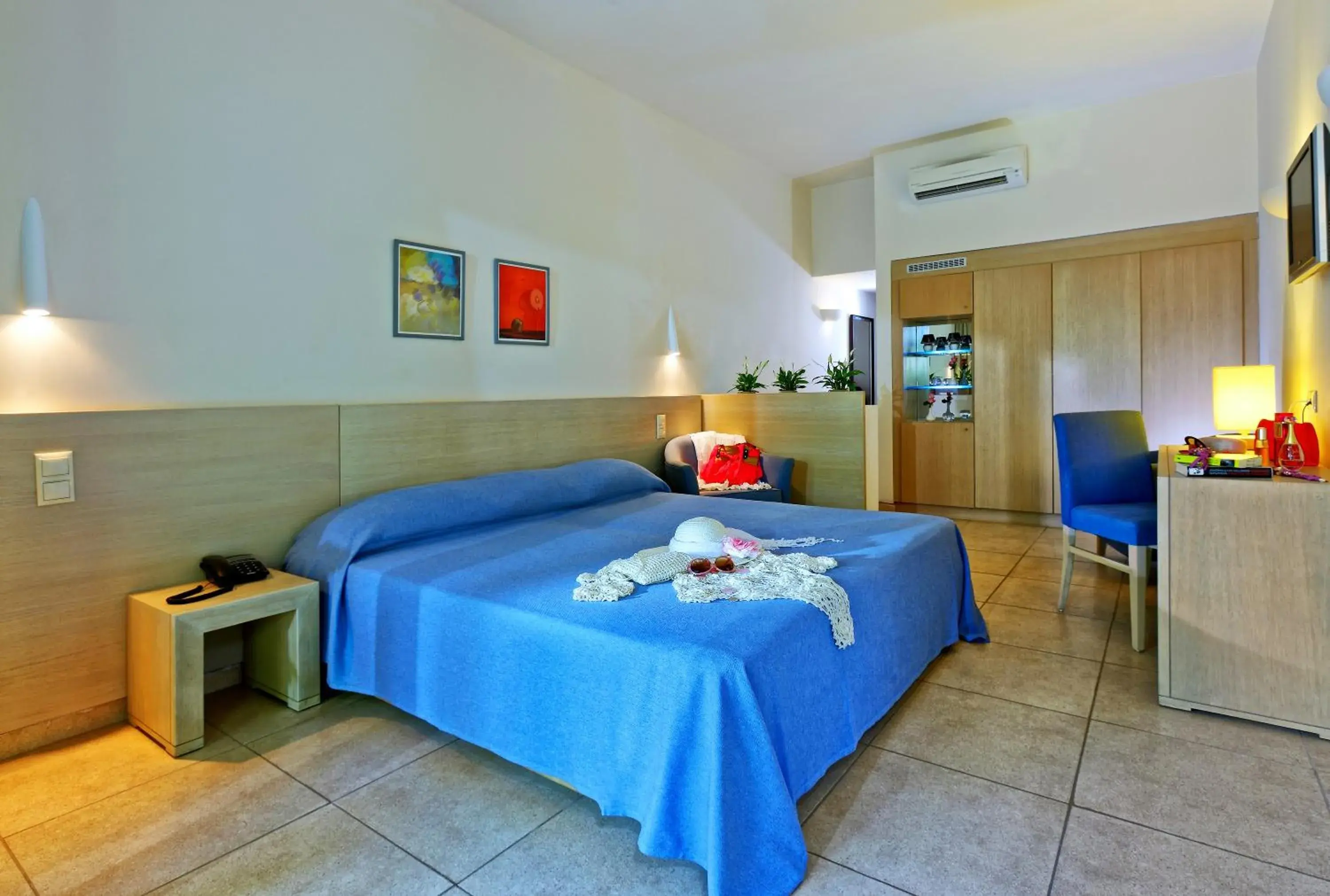 Bed in Sitia Beach City Resort & Spa