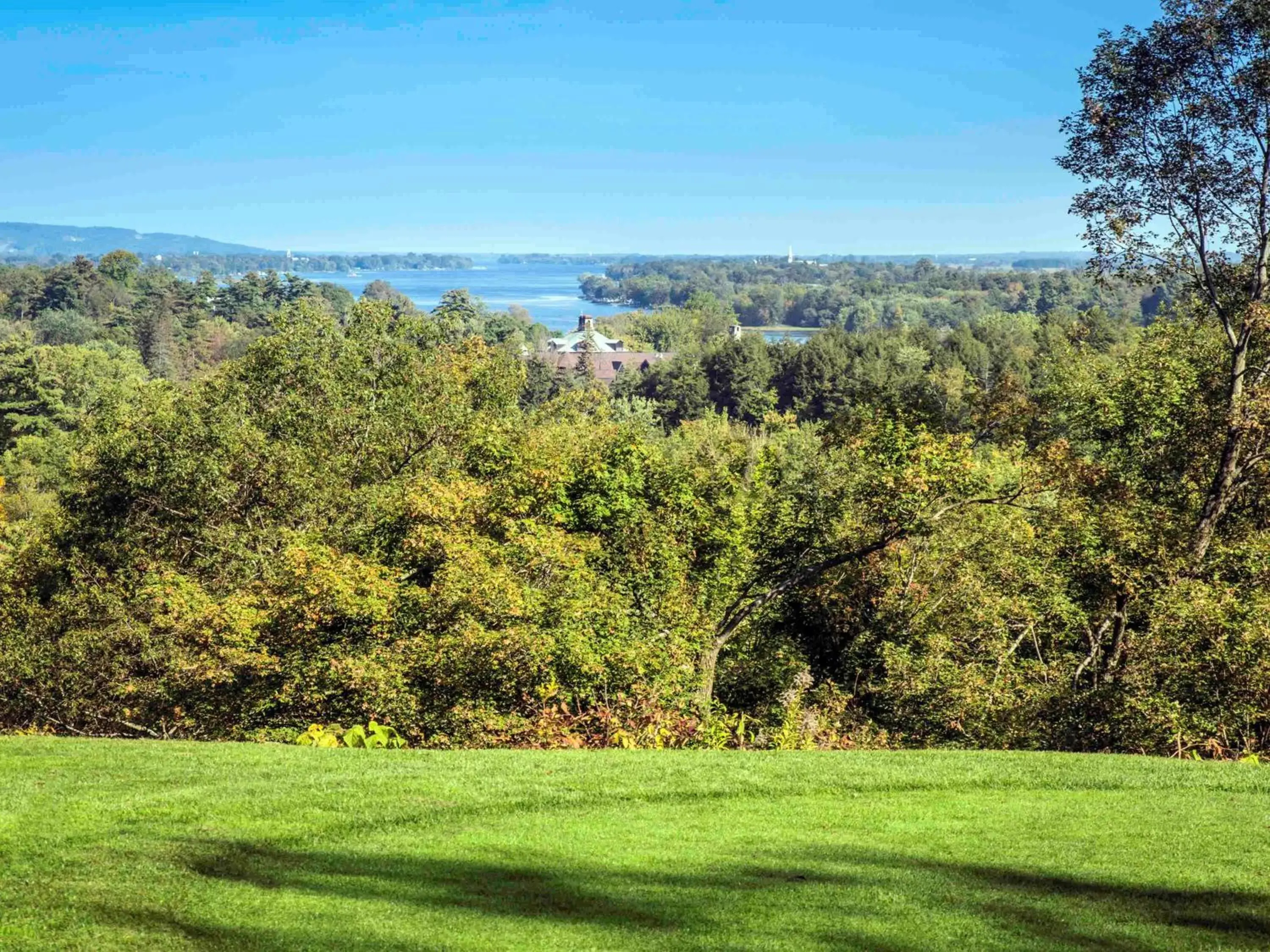 Activities, Natural Landscape in Fairmont Le Chateau Montebello