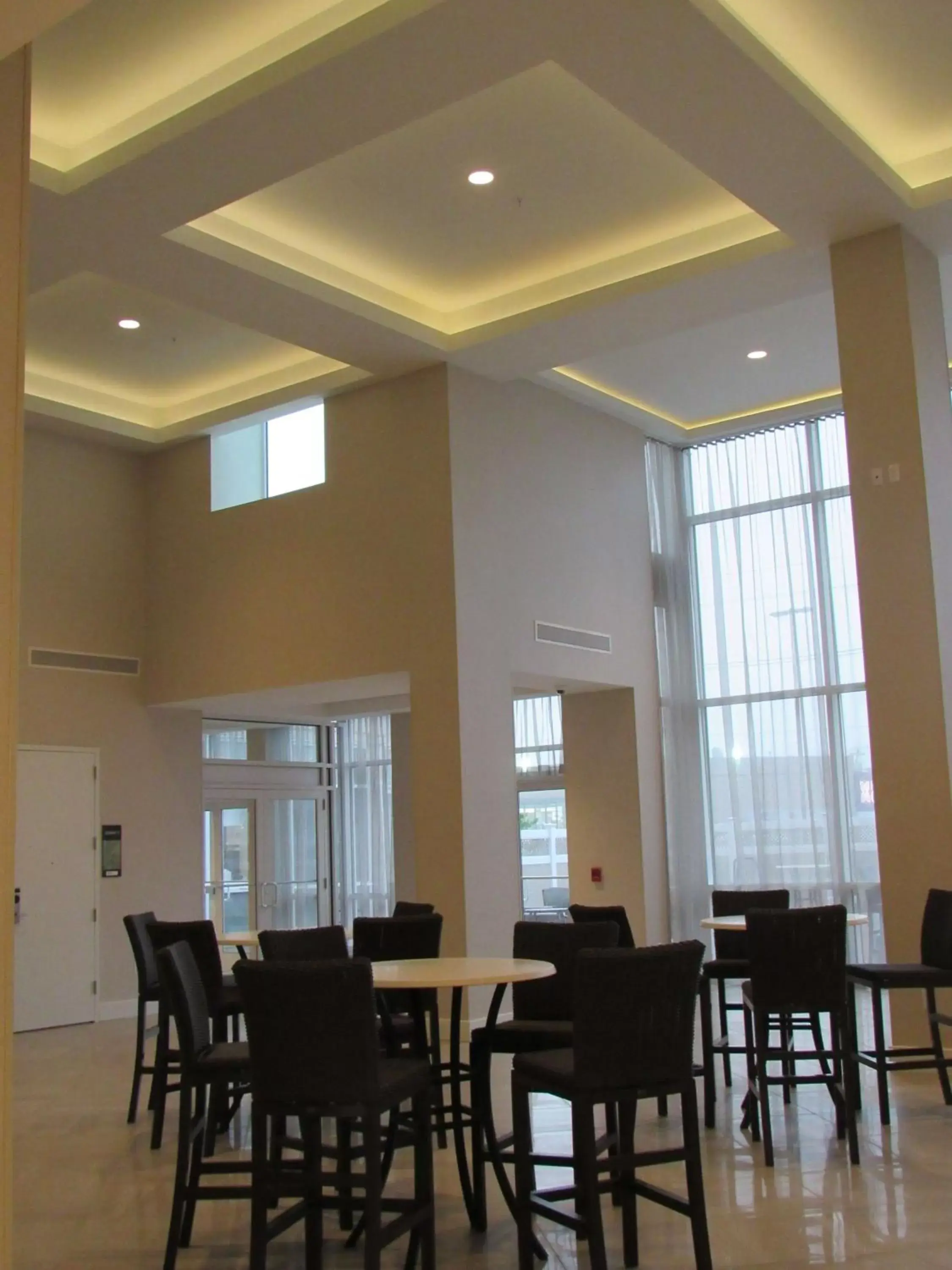 Lobby or reception, Restaurant/Places to Eat in Hilton Garden Inn Springfield