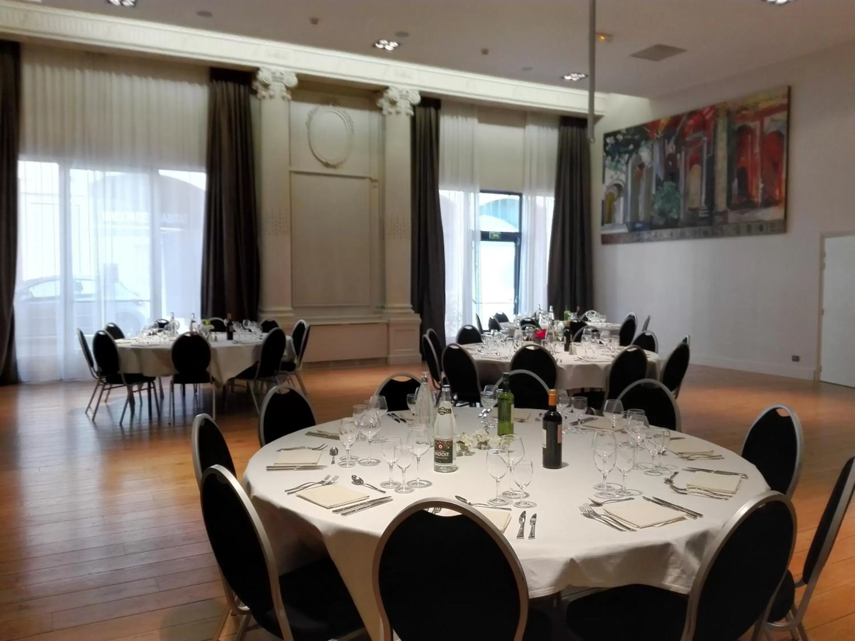 Business facilities, Restaurant/Places to Eat in Mercure Lille Roubaix Grand Hôtel