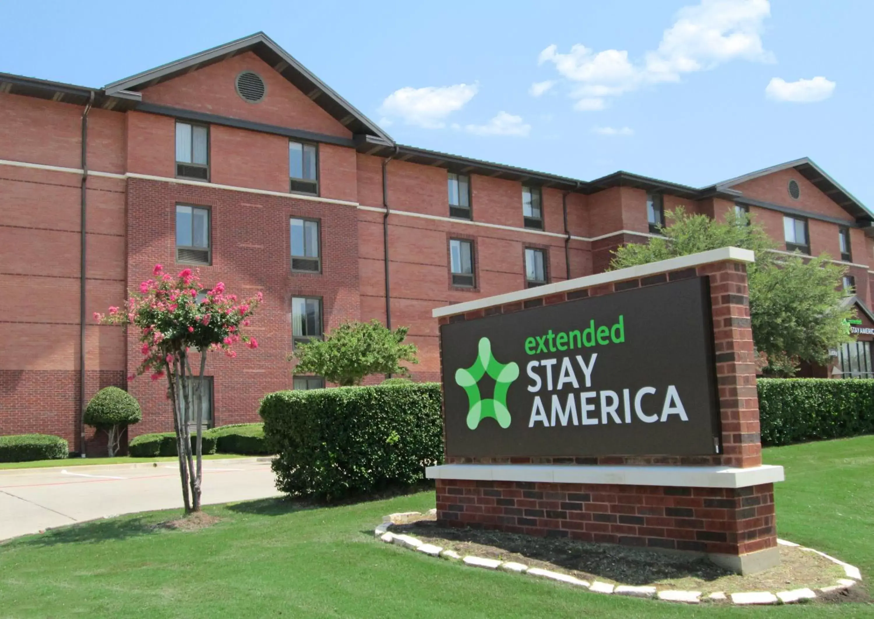 Property building in Extended Stay America Select Suites - Dallas - Las Colinas - Meadow Creek Dr