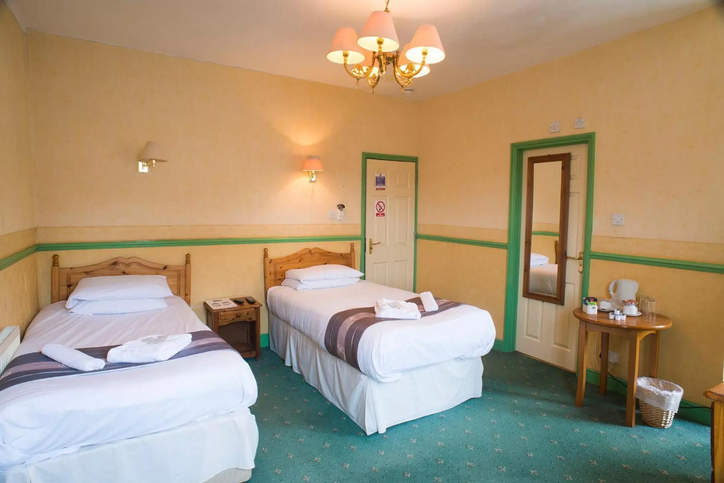 Twin Room in Radstock Hotel near Bath