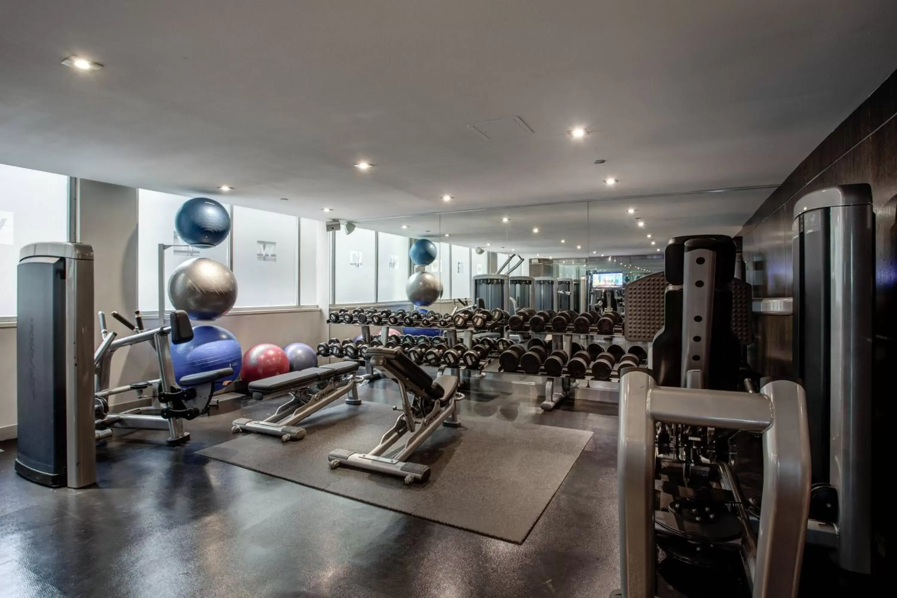 Fitness centre/facilities, Fitness Center/Facilities in W Chicago - Lakeshore