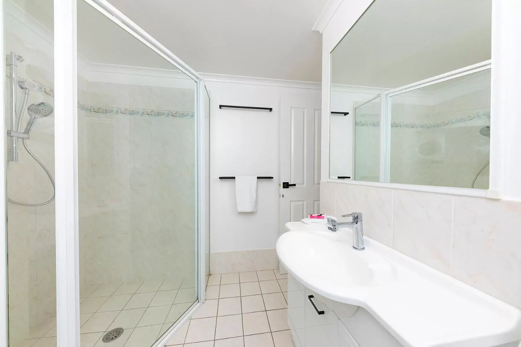 Bathroom in Meridian Beachside Apartments