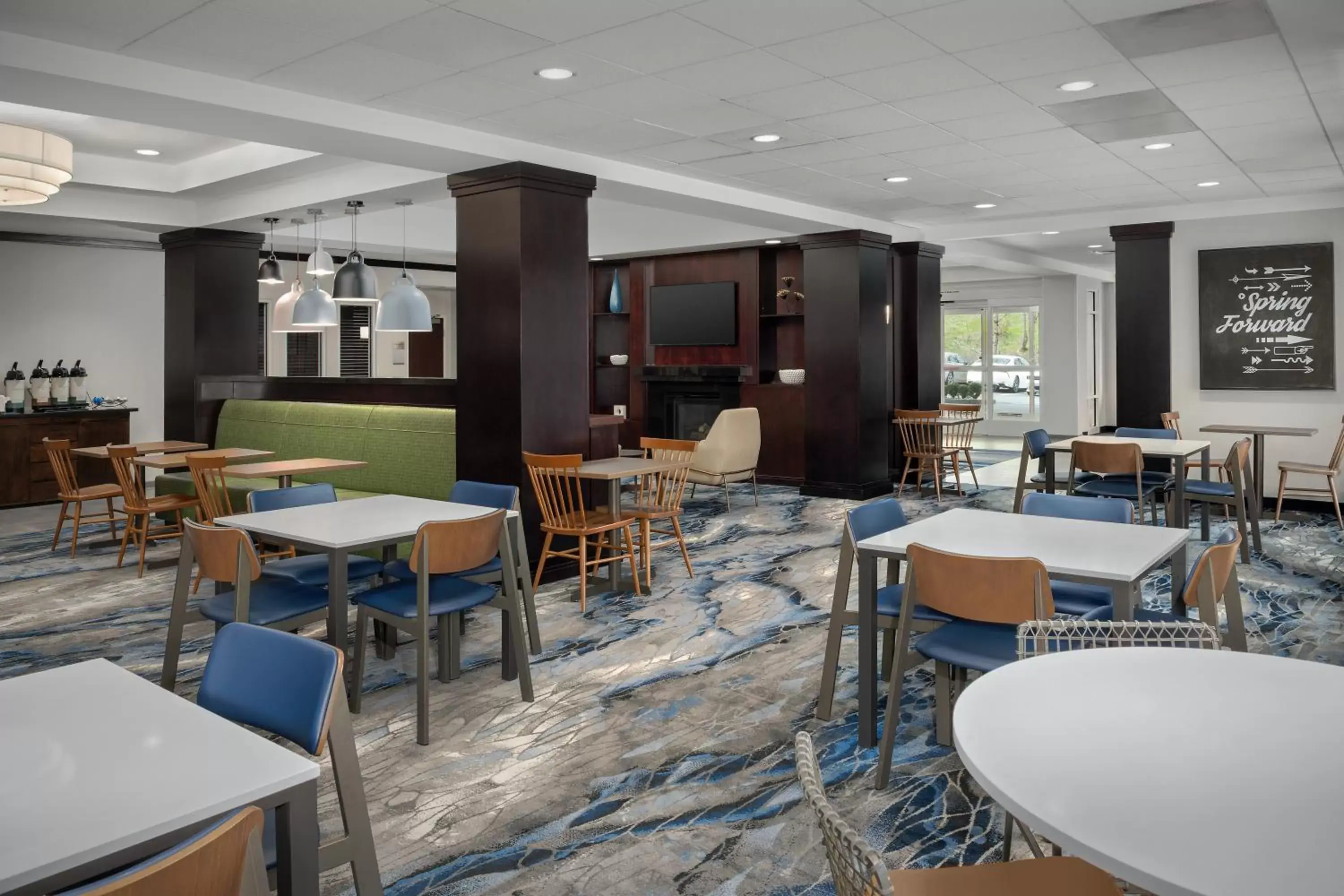 Coffee/tea facilities, Restaurant/Places to Eat in Fairfield by Marriott Tacoma Puyallup