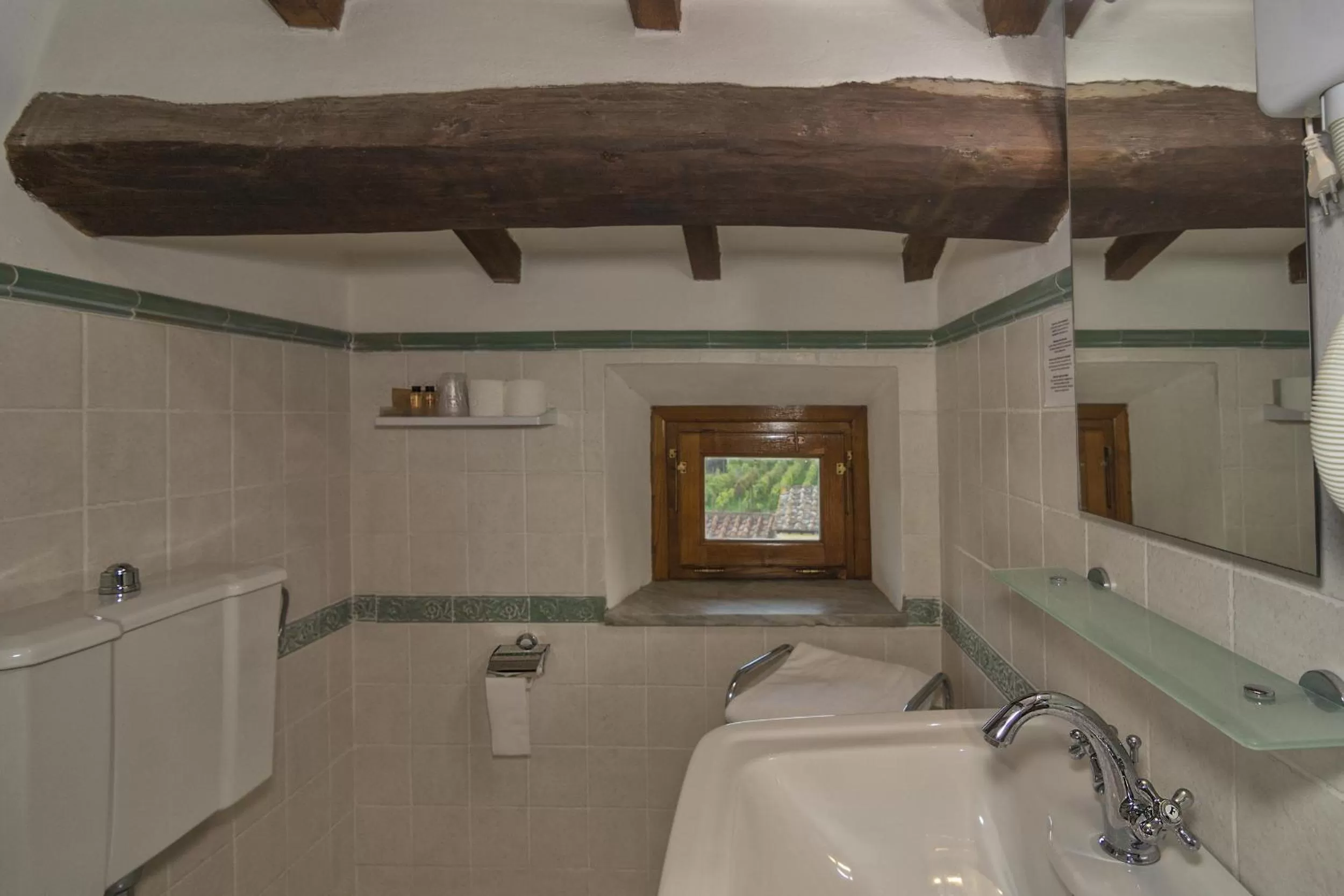 Bathroom in Hotel Villa Cheli