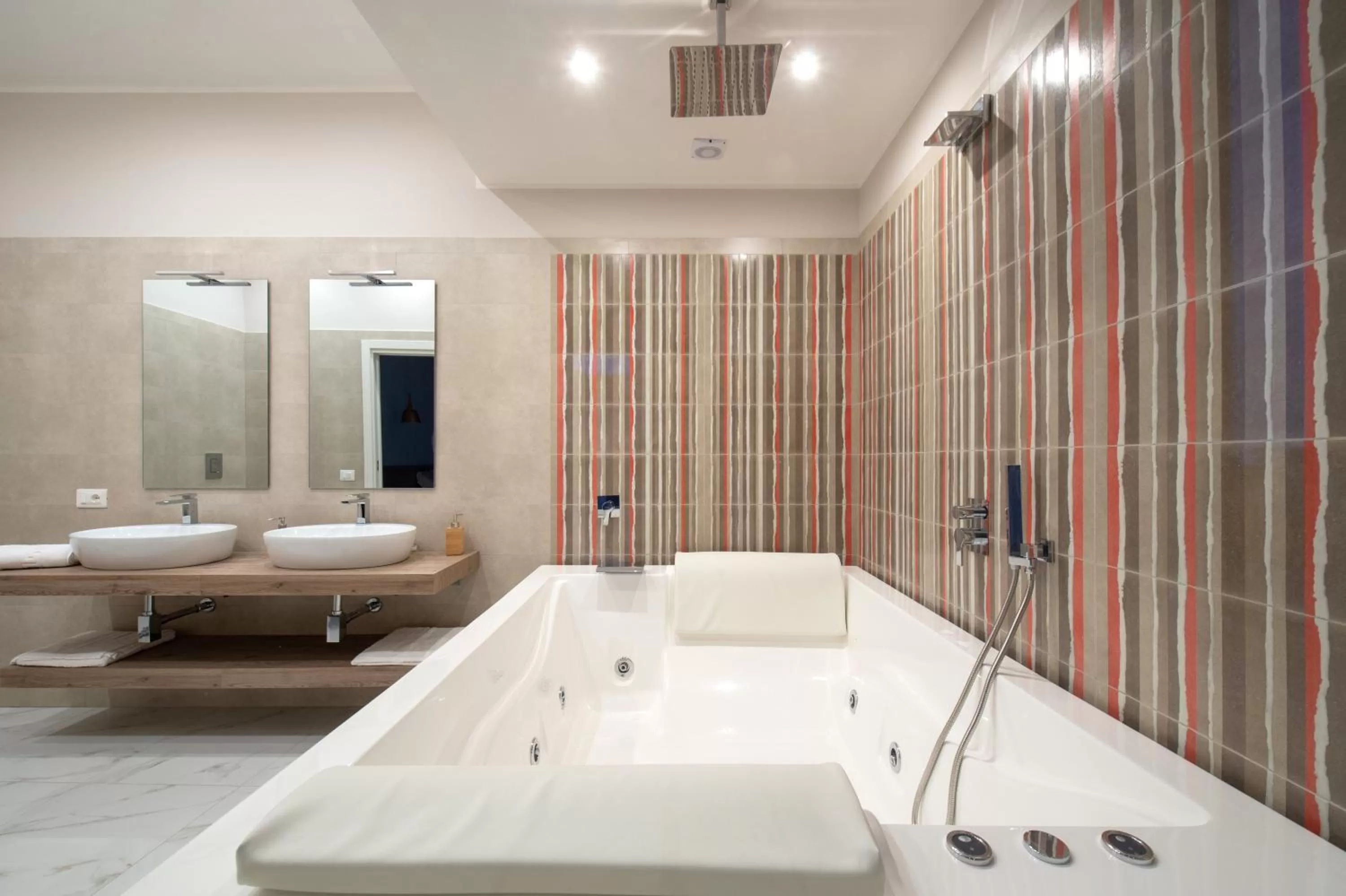 Hot Tub in MAIN - Municipio