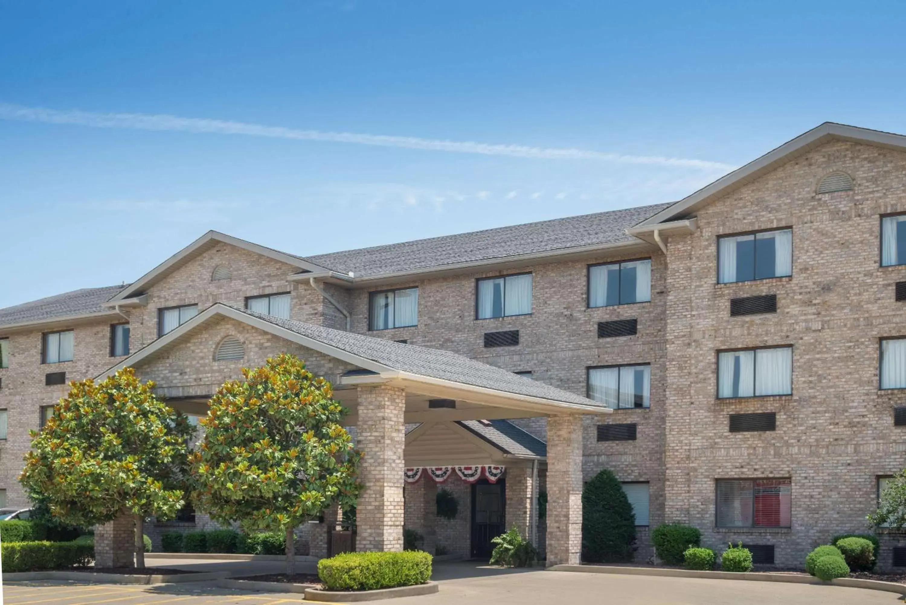 Property building in Ramada by Wyndham Catlettsburg Ashland Property building in Ramada by Wyndham Catlettsburg Ashland