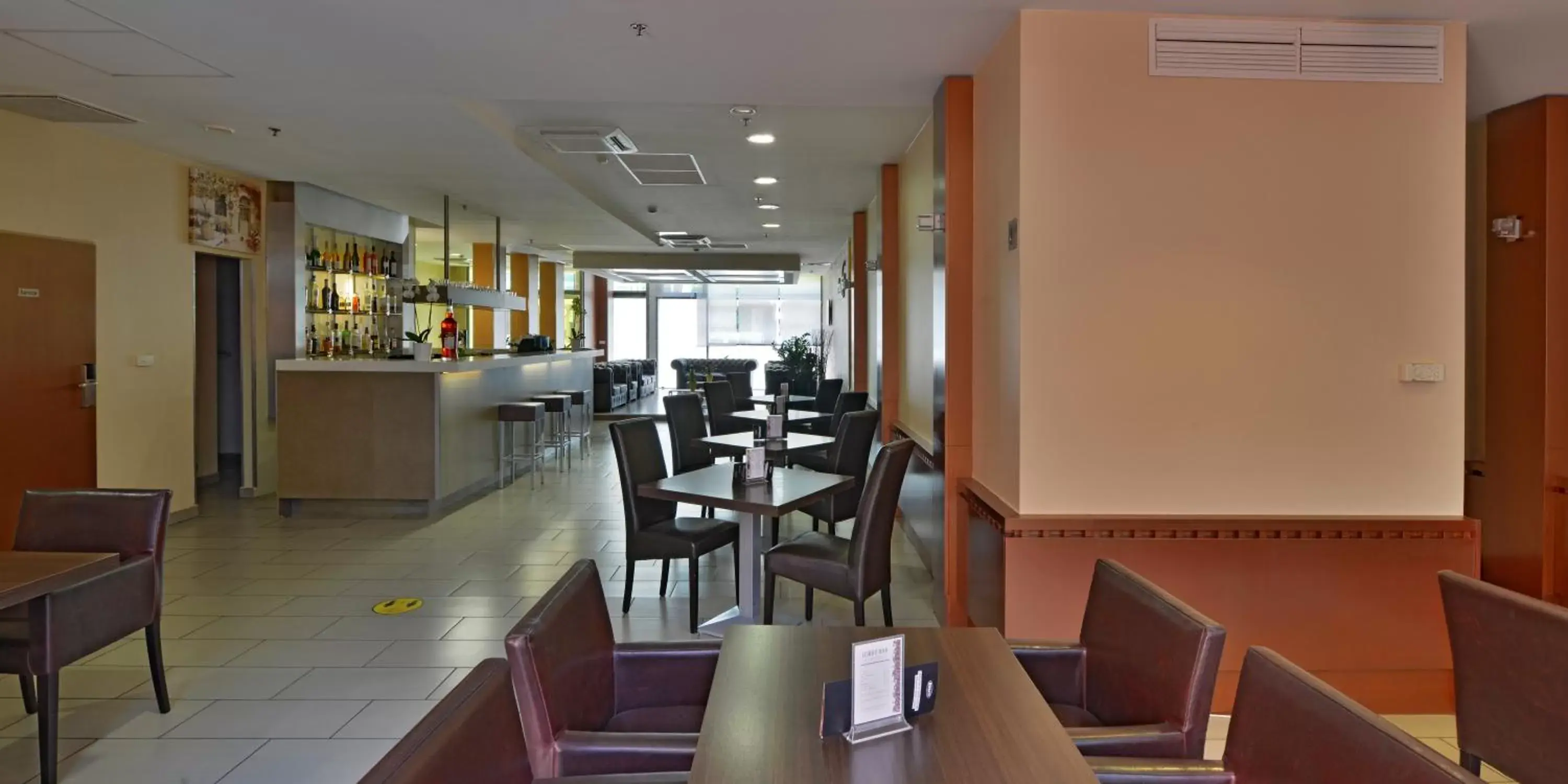 Lobby or reception, Restaurant/Places to Eat in Hotel City Inn