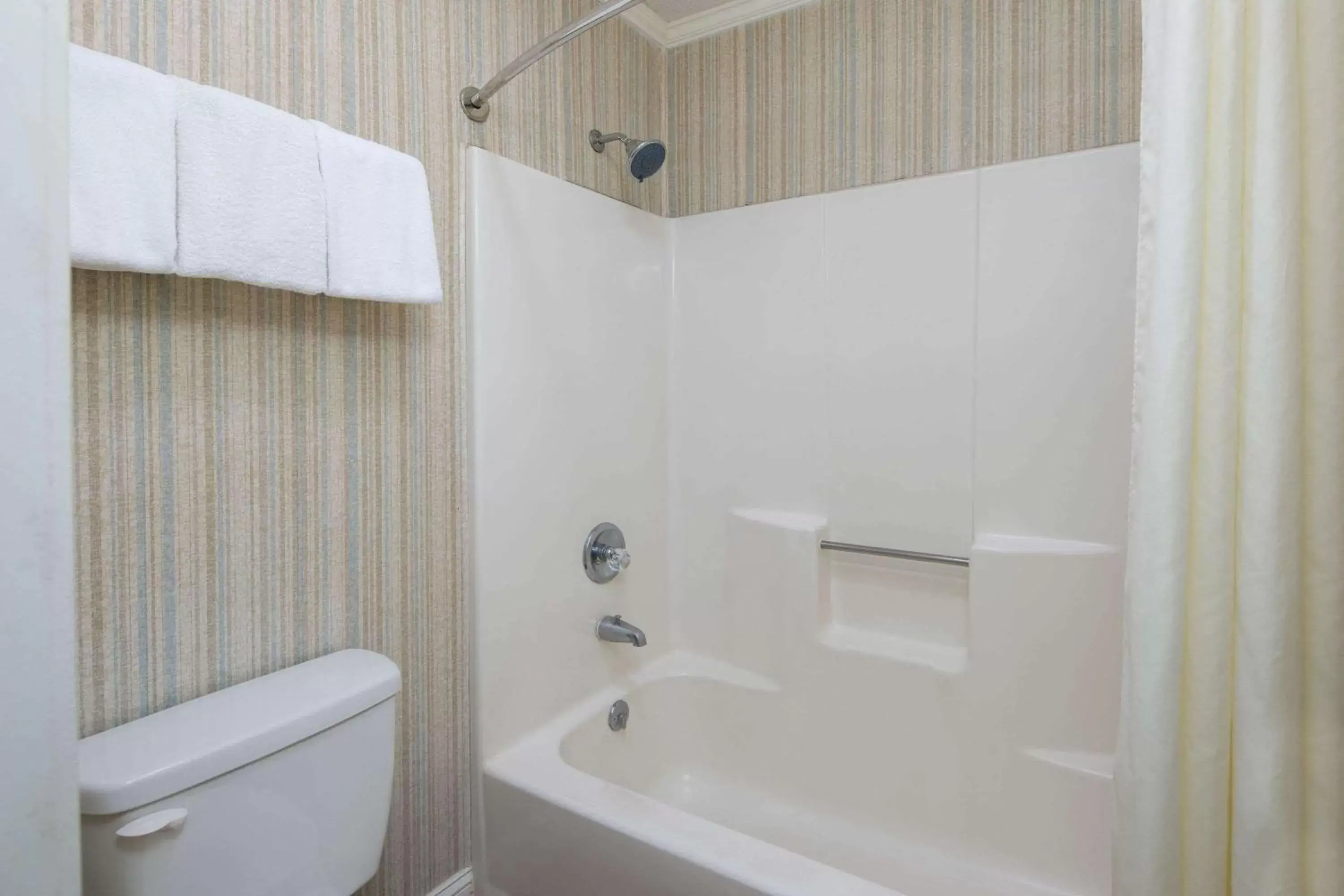 Bathroom in Travelodge by Wyndham Orangeburg