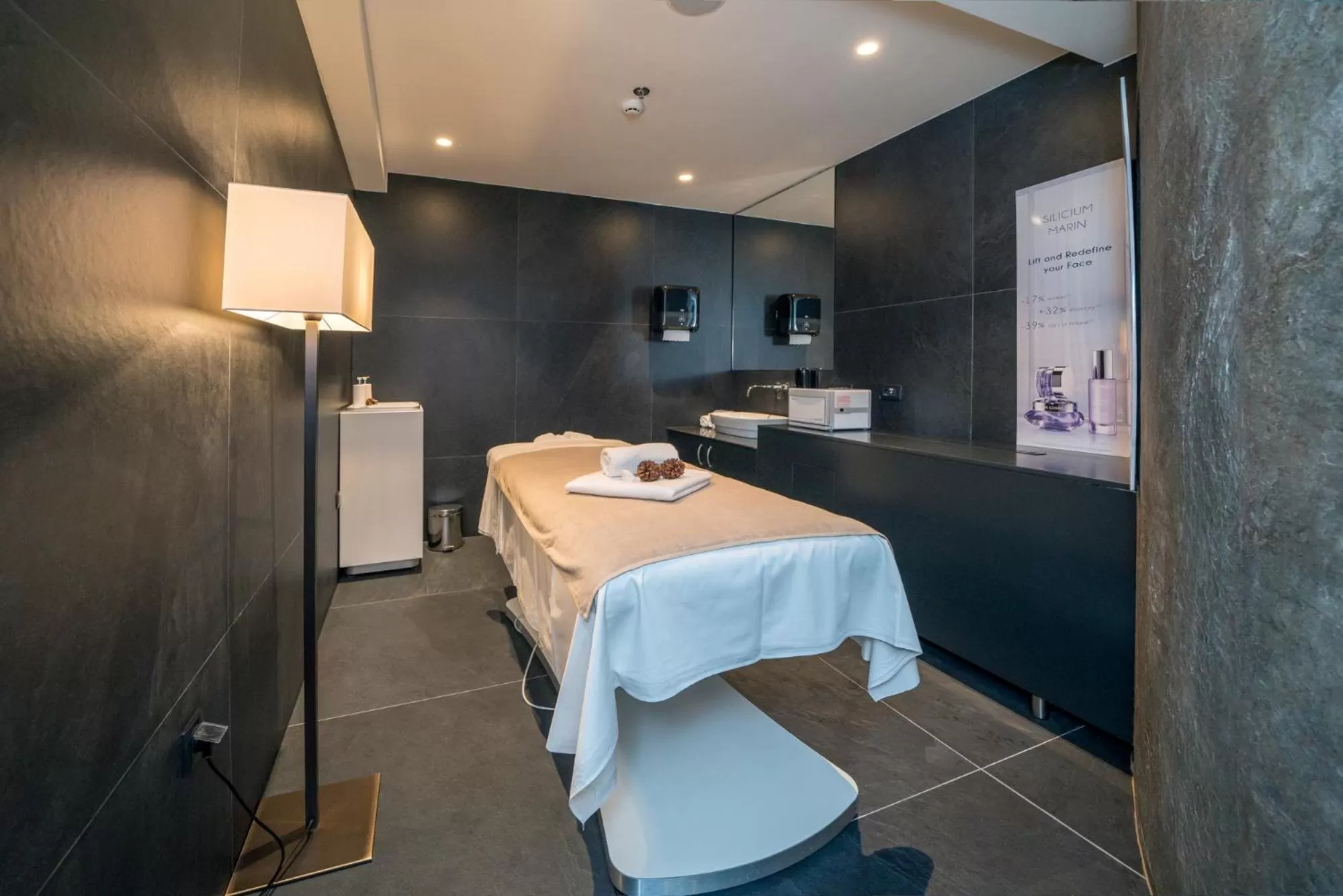 Massage in Bellevue Superior City Hotel