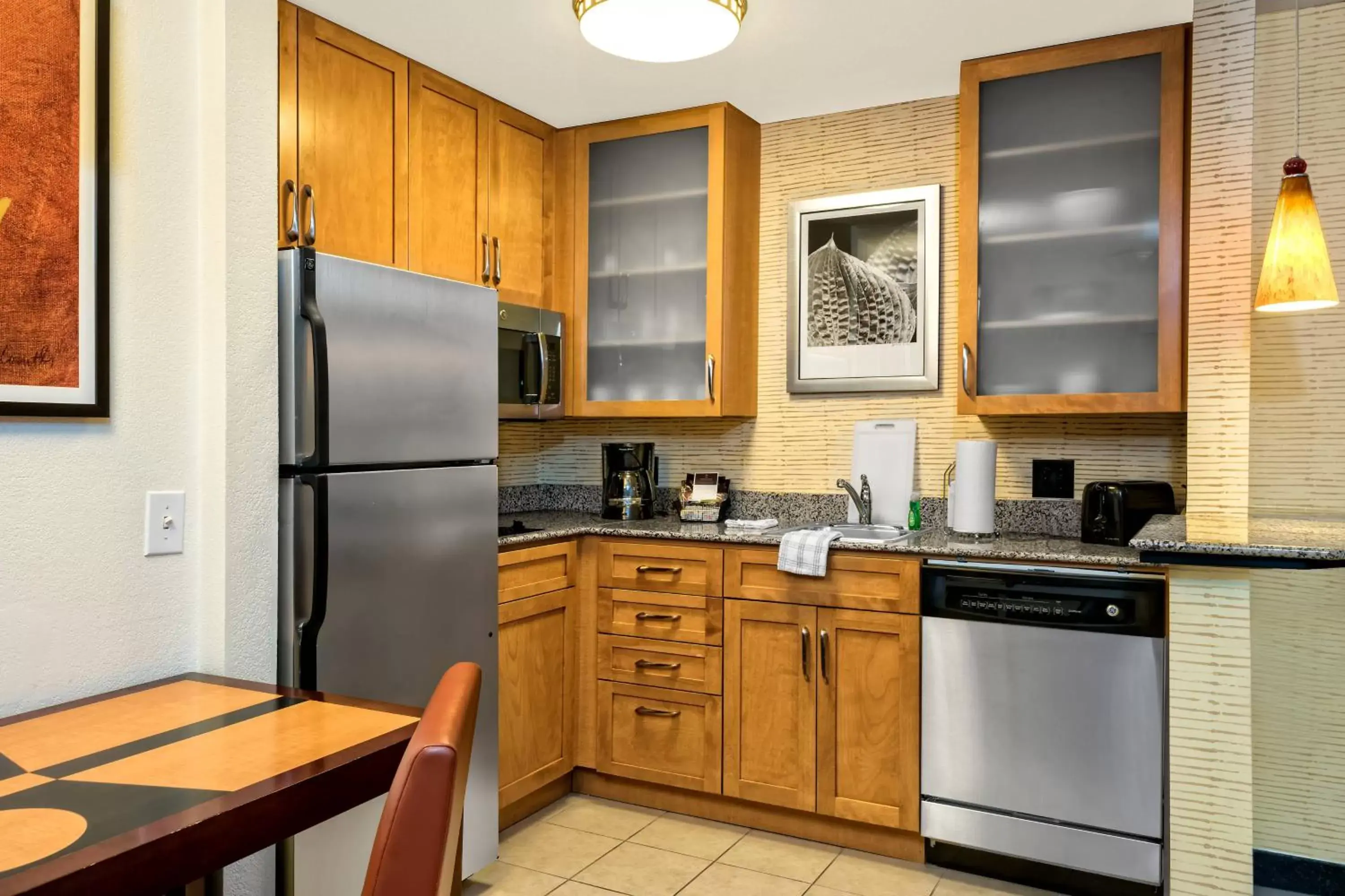 Kitchen or kitchenette, Kitchen/Kitchenette in Residence Inn by Marriott San Antonio SeaWorld / Lackland