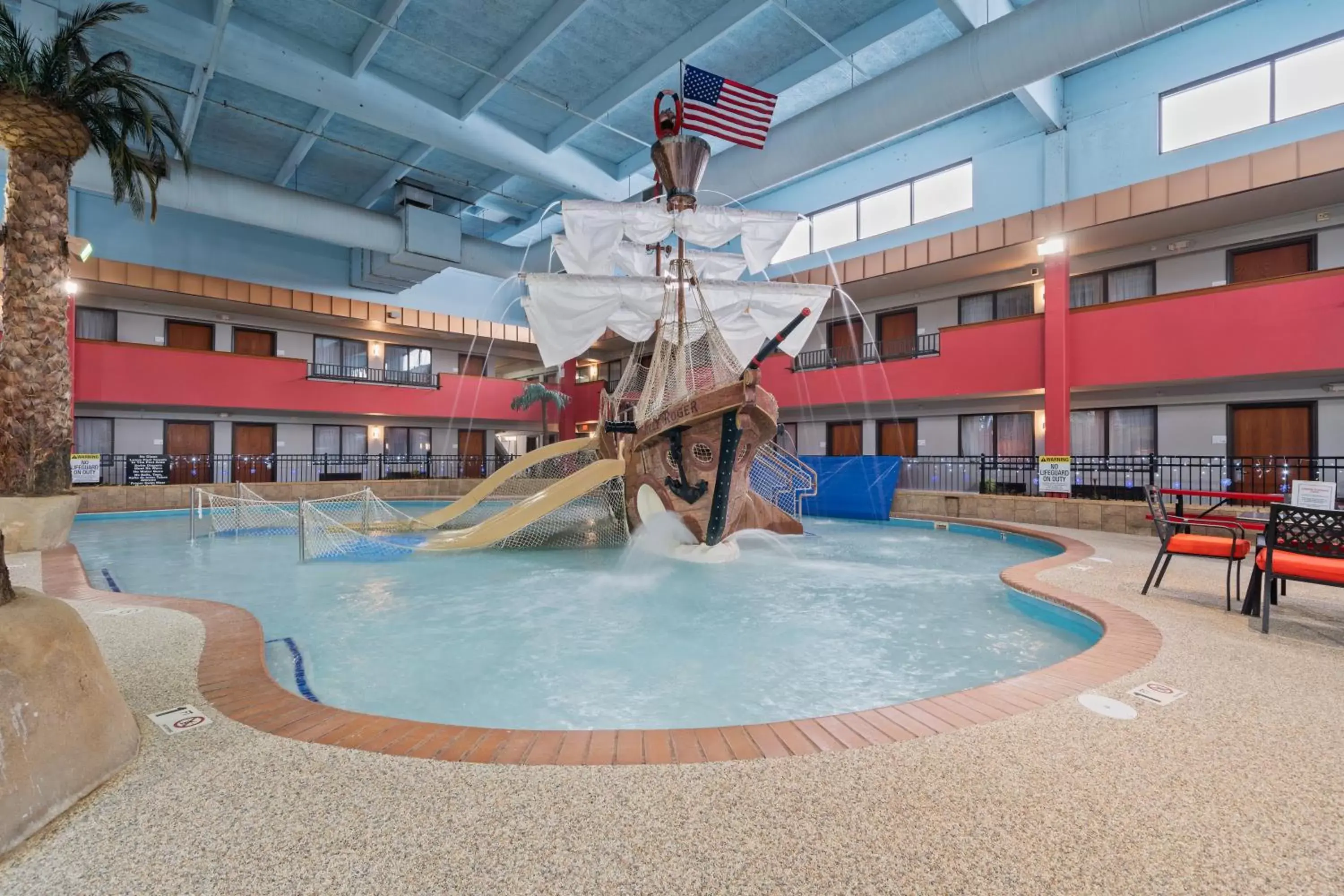 Aqua park, Swimming Pool in Ramada by Wyndham Sioux Falls Airport - Waterpark Resort & Event Center