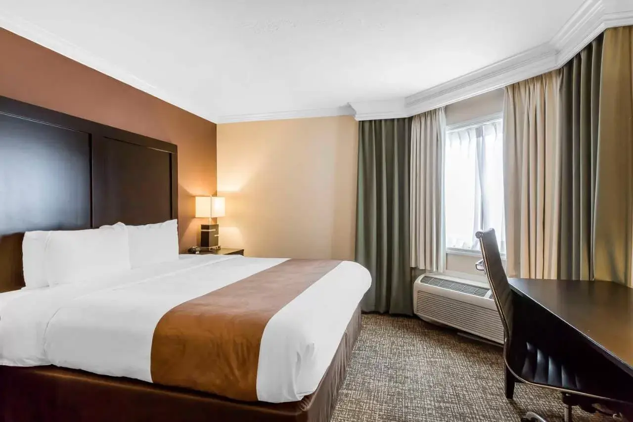 Bed in Comfort Inn Murray – Salt Lake City South