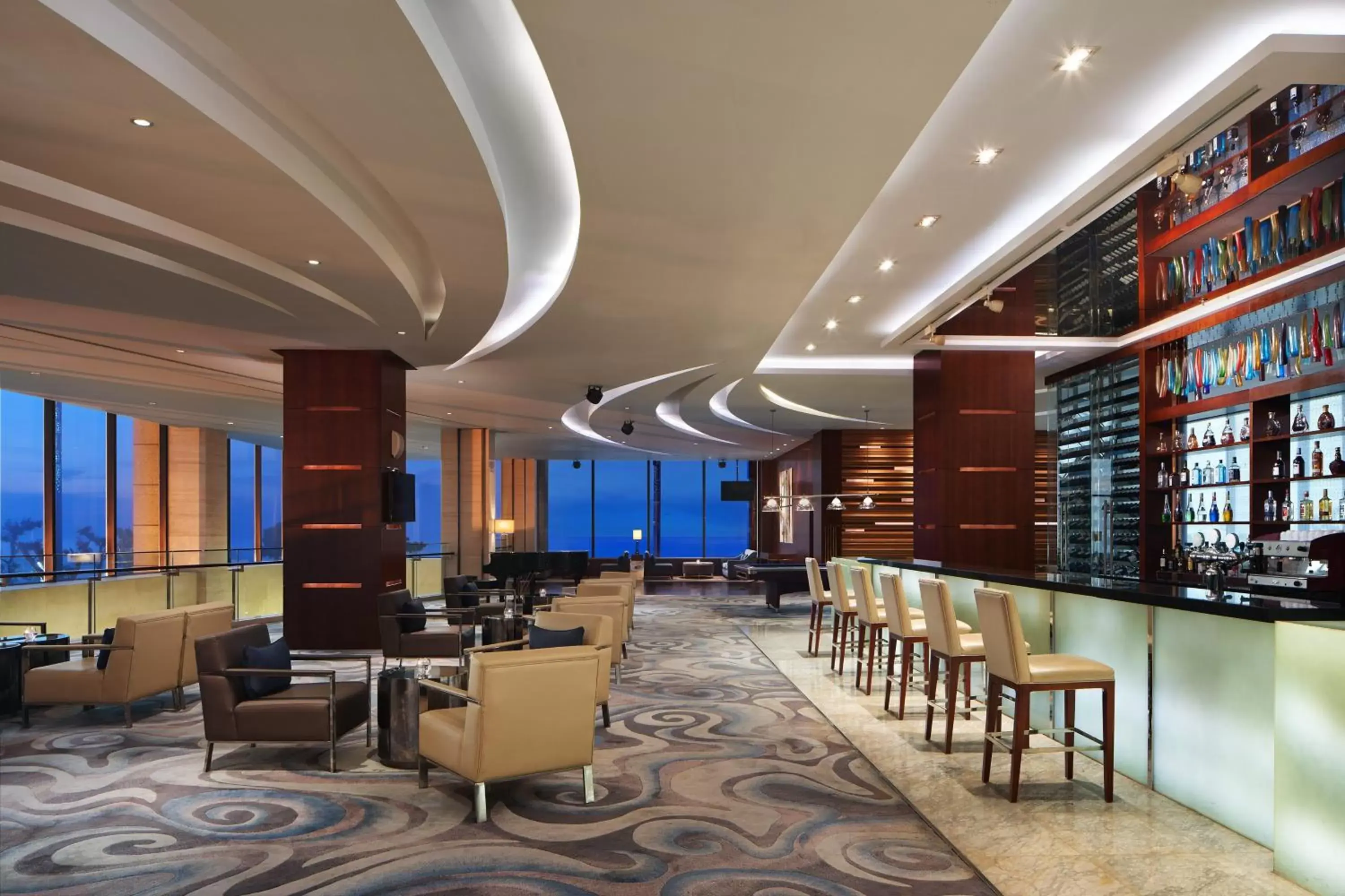 Lobby or reception, Lounge/Bar in Sheraton Yantai Golden Beach Resort