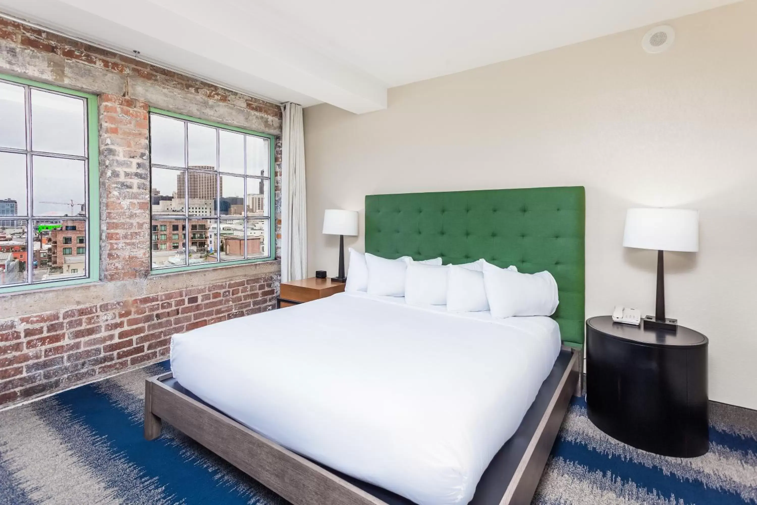 King Suite - single occupancy in The Mercantile Hotel