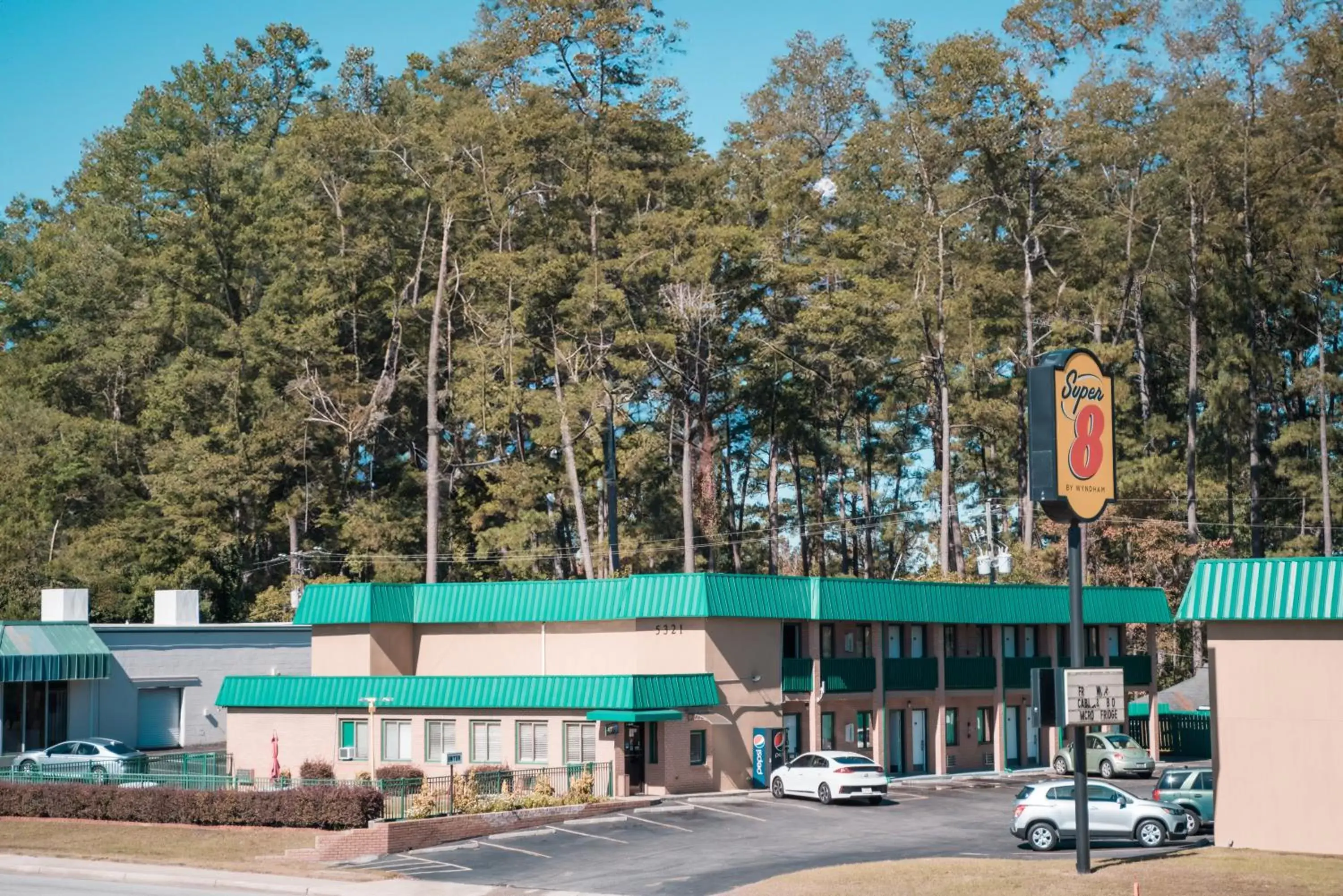 Property Building in Super 8 by Wyndham Columbia/Ft. Jackson SC