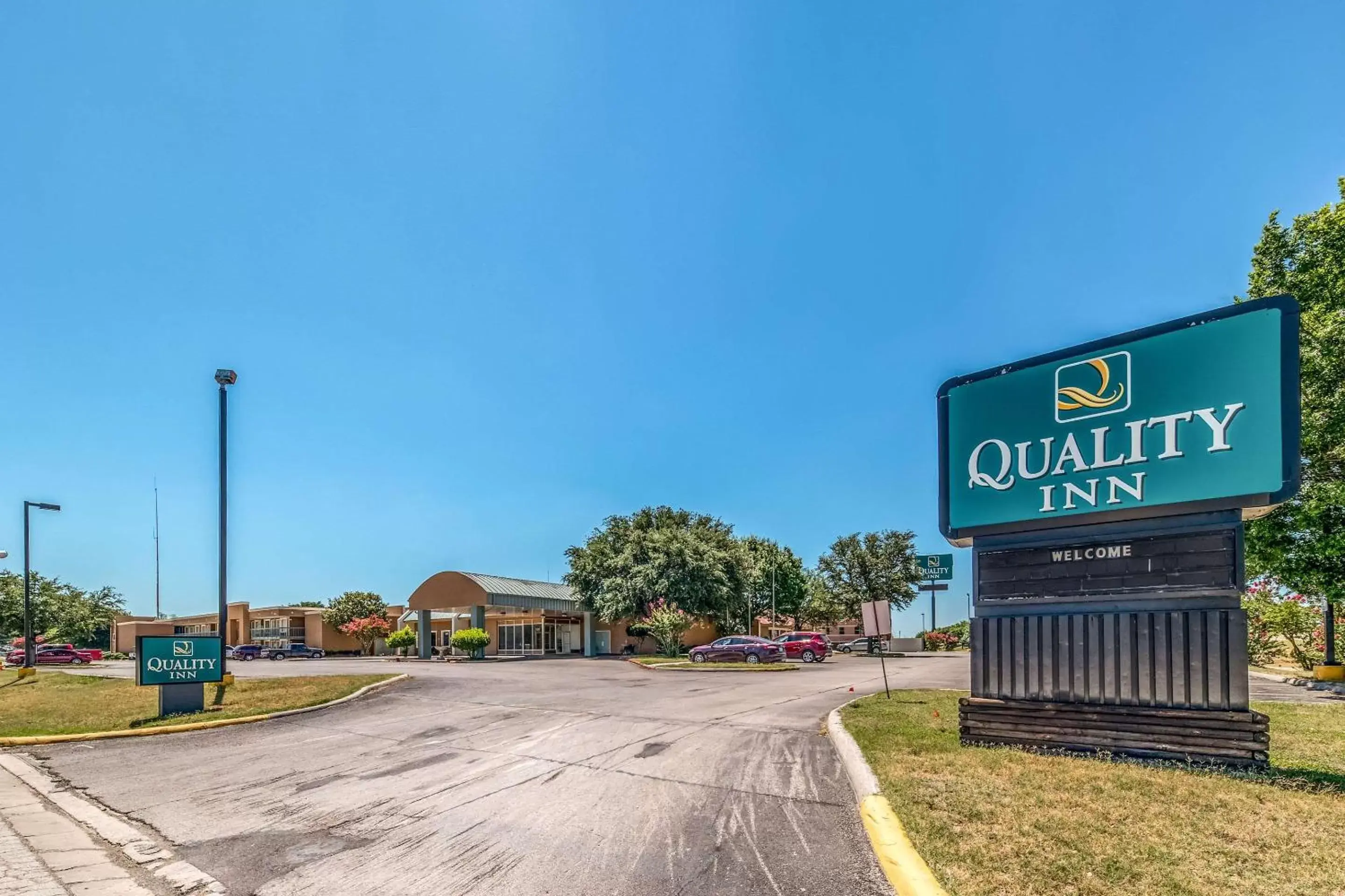Property Building in Quality Inn Gainesville