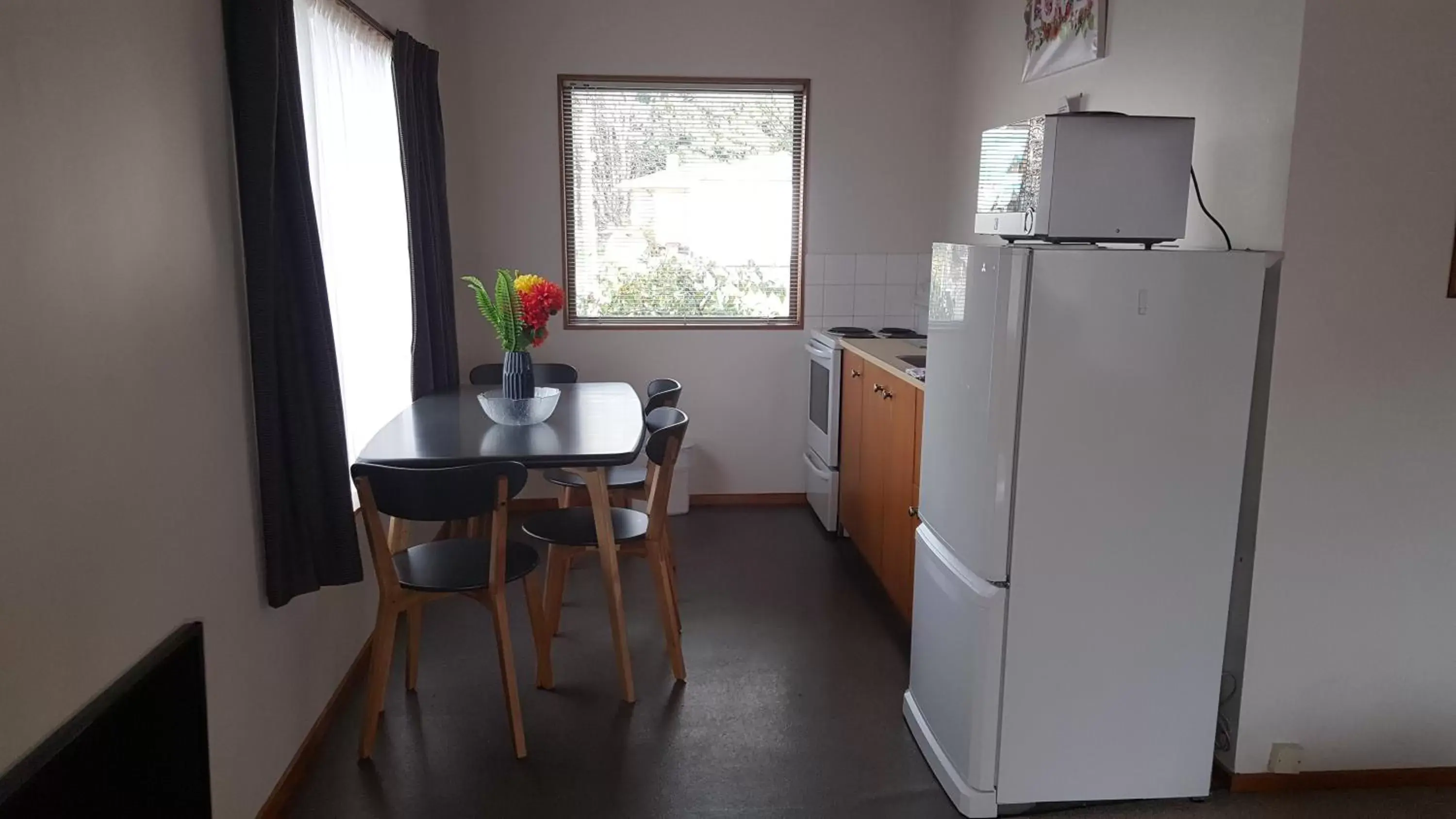 Kitchen or kitchenette, Kitchen/Kitchenette in The Lofts Apartments